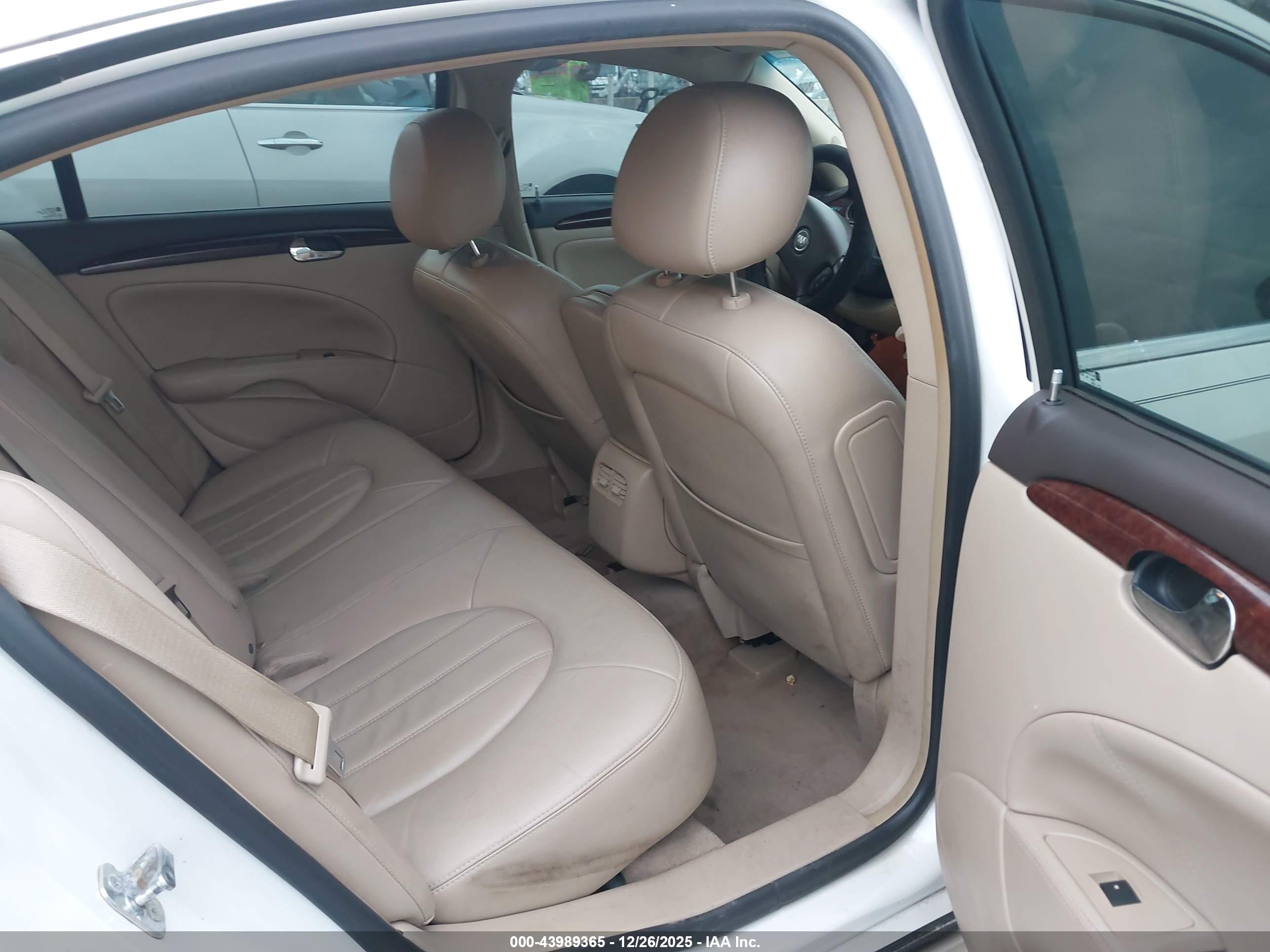 BUICK LUCERNE image 8