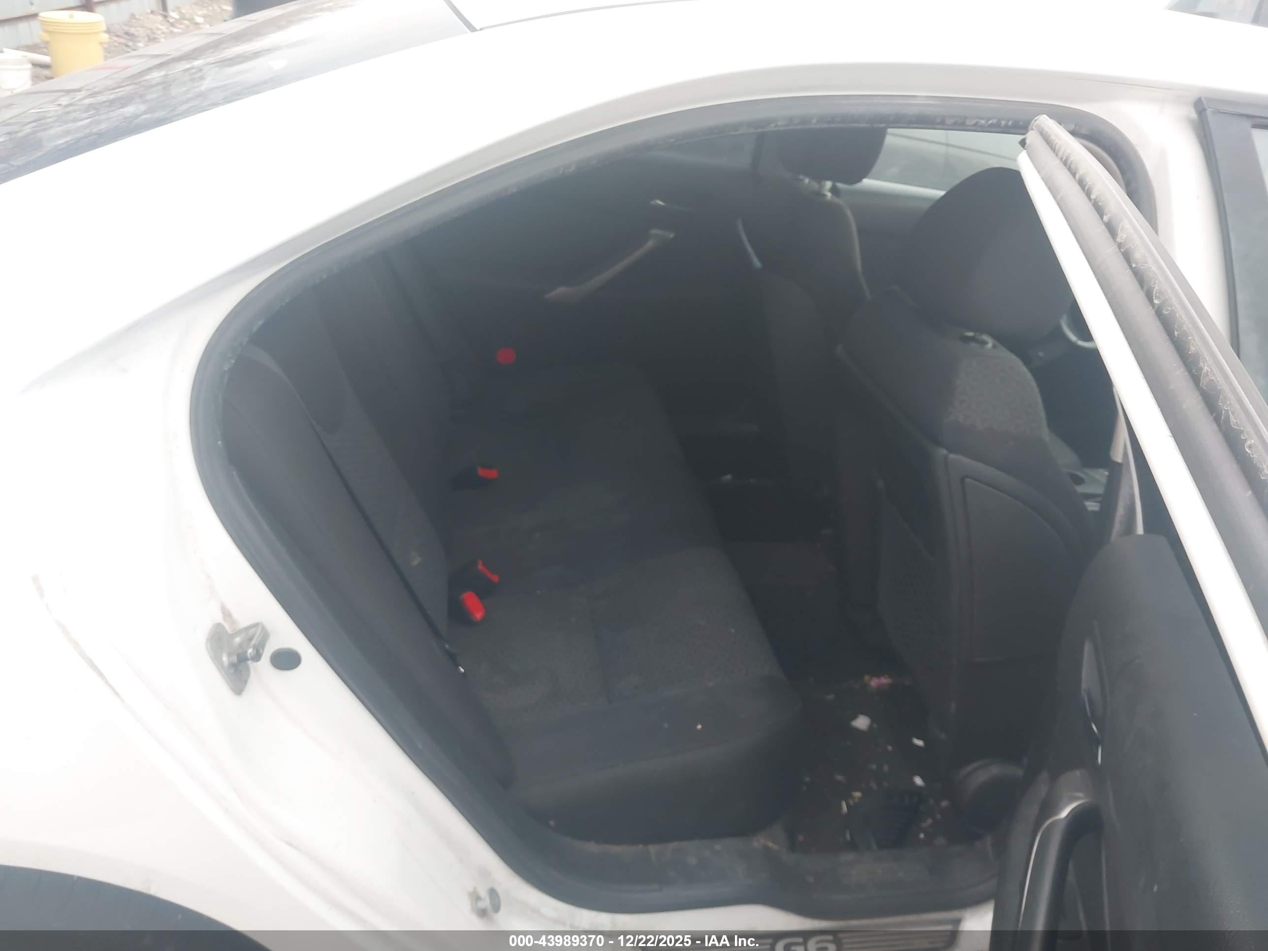 PONTIAC G6 image 8