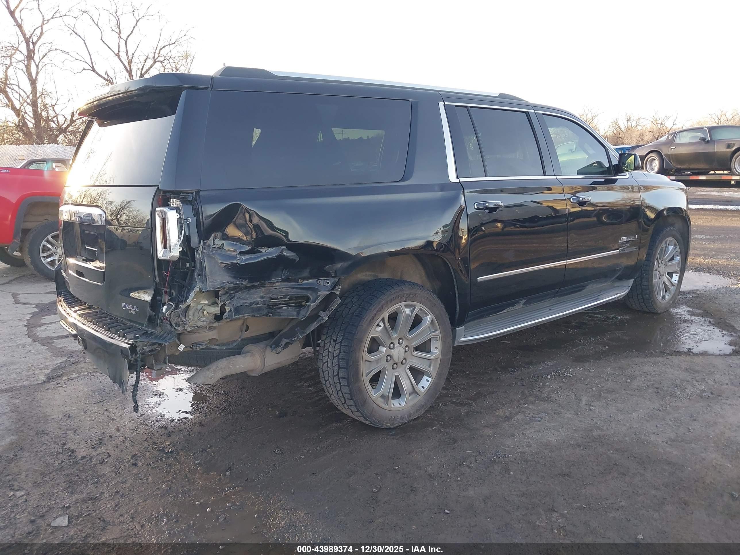 GMC YUKON image 4
