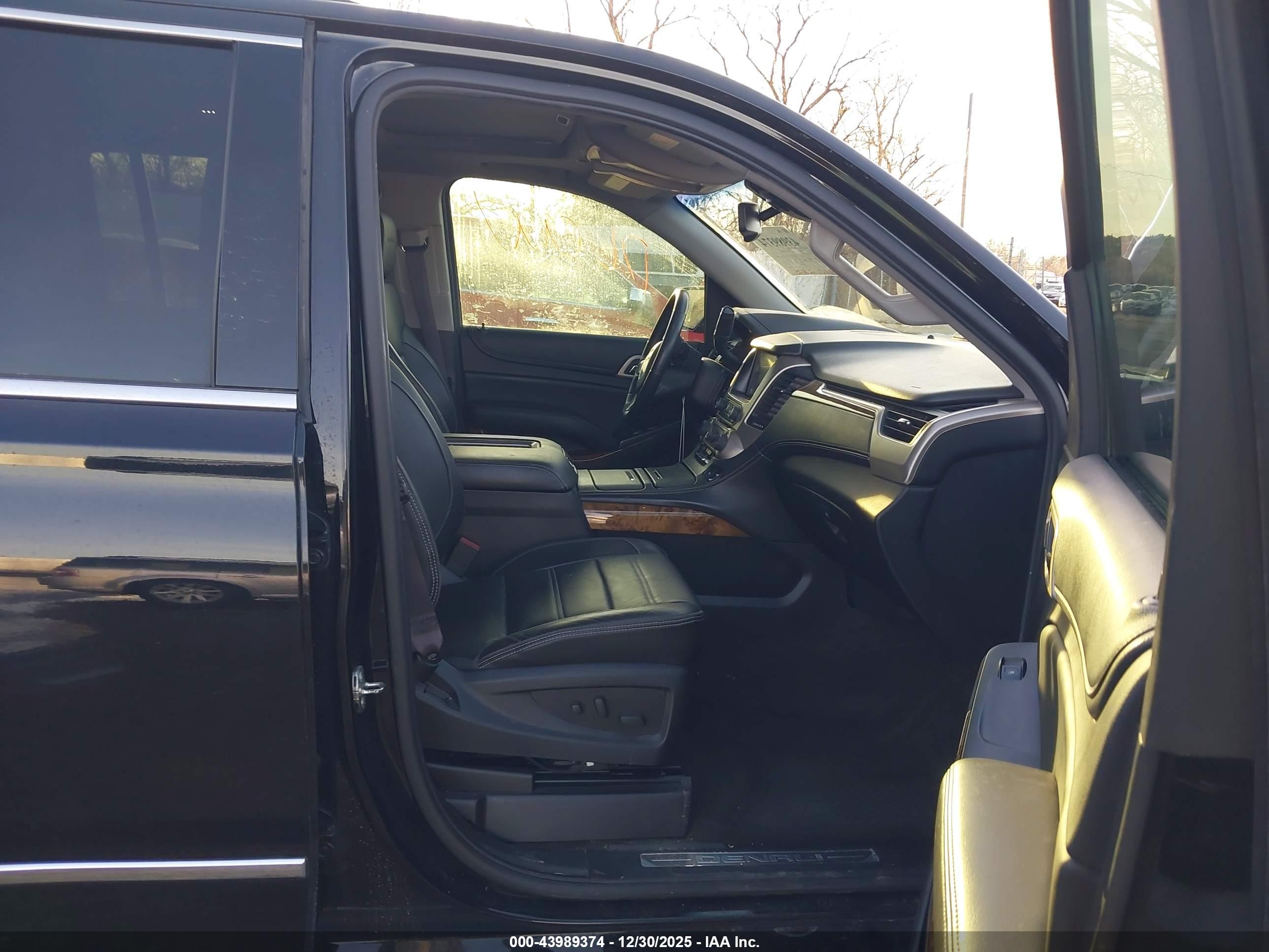 GMC YUKON image 5