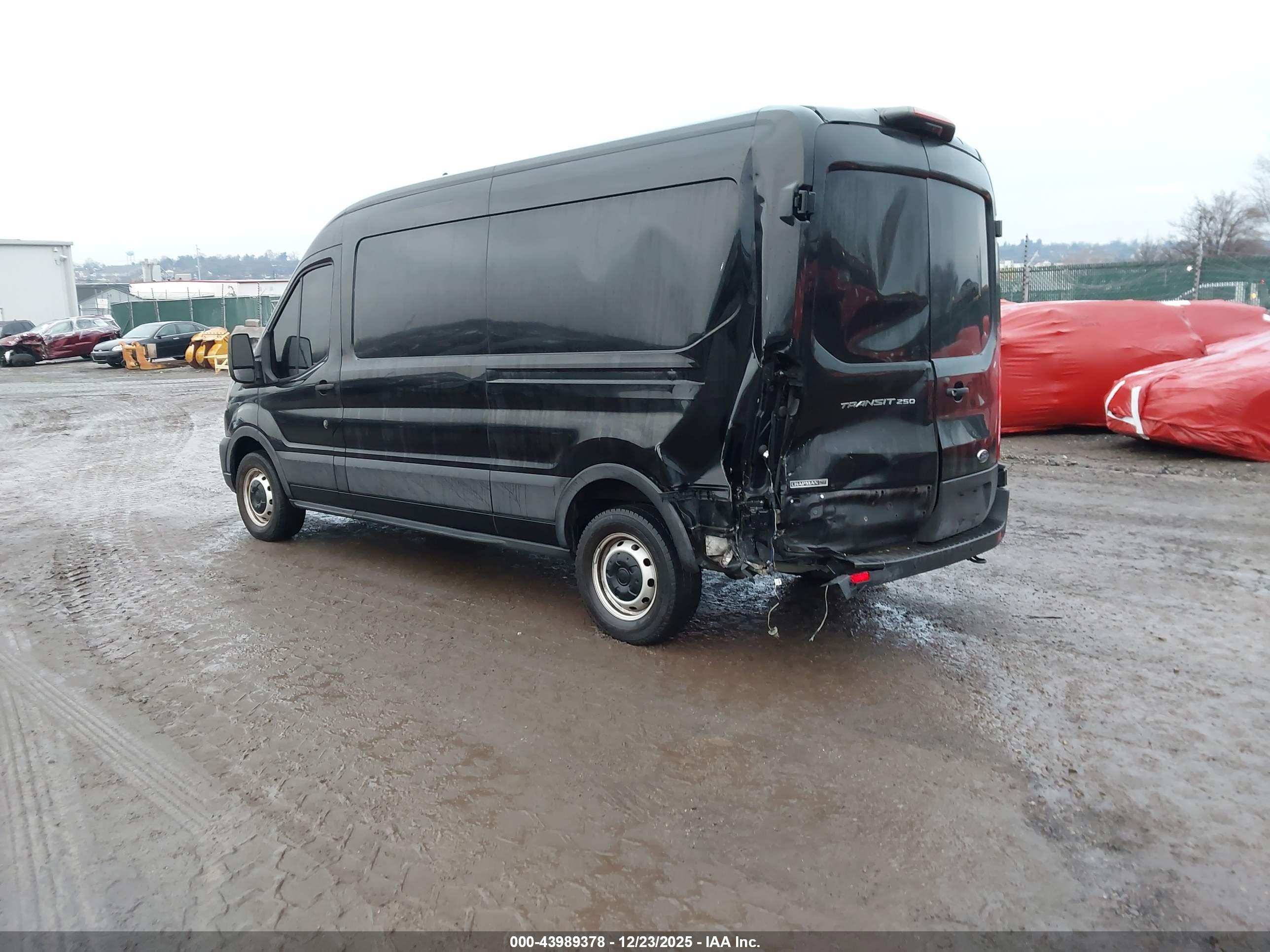 FORD TRANSIT-250 image 3