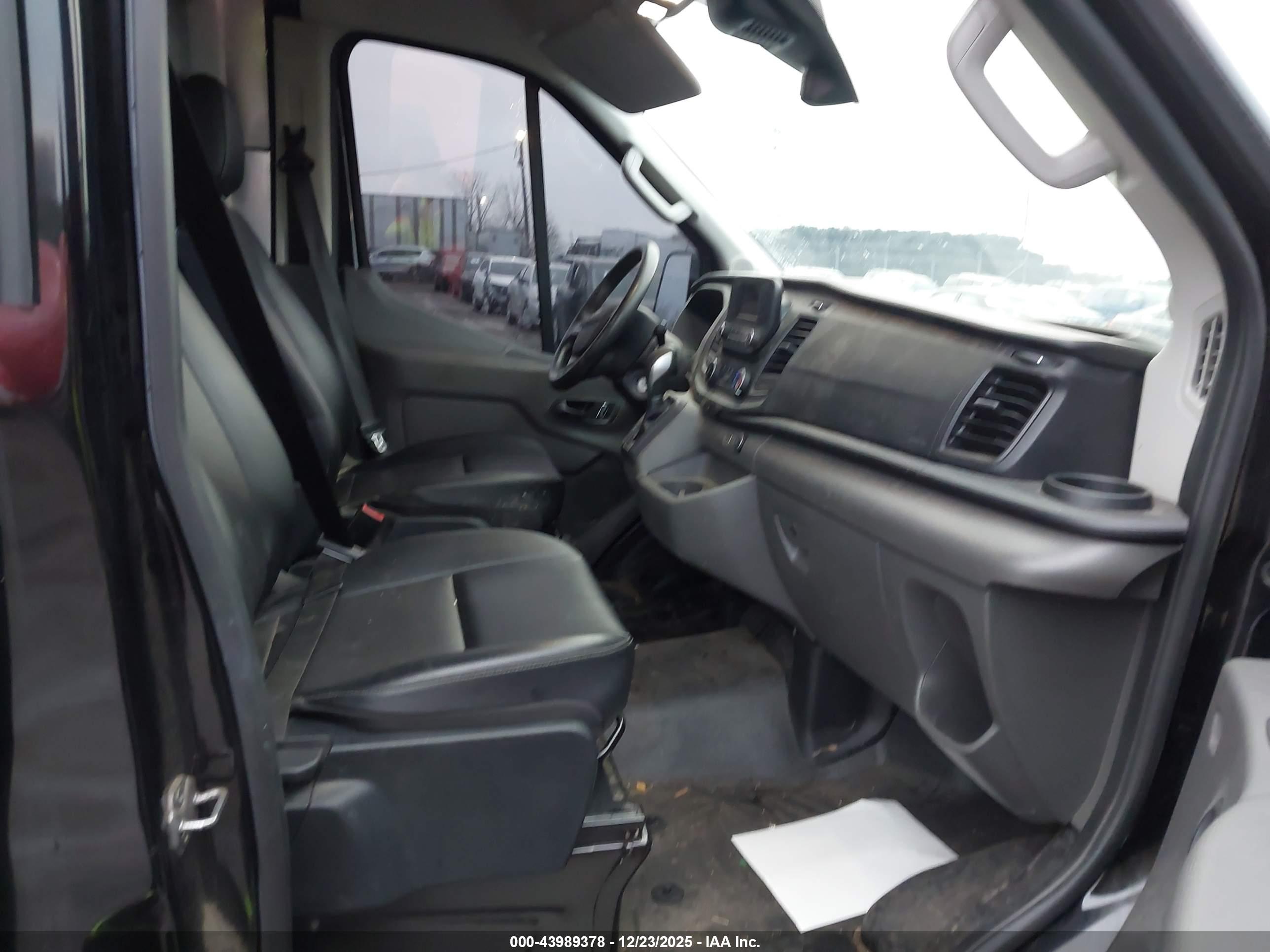 FORD TRANSIT-250 image 5