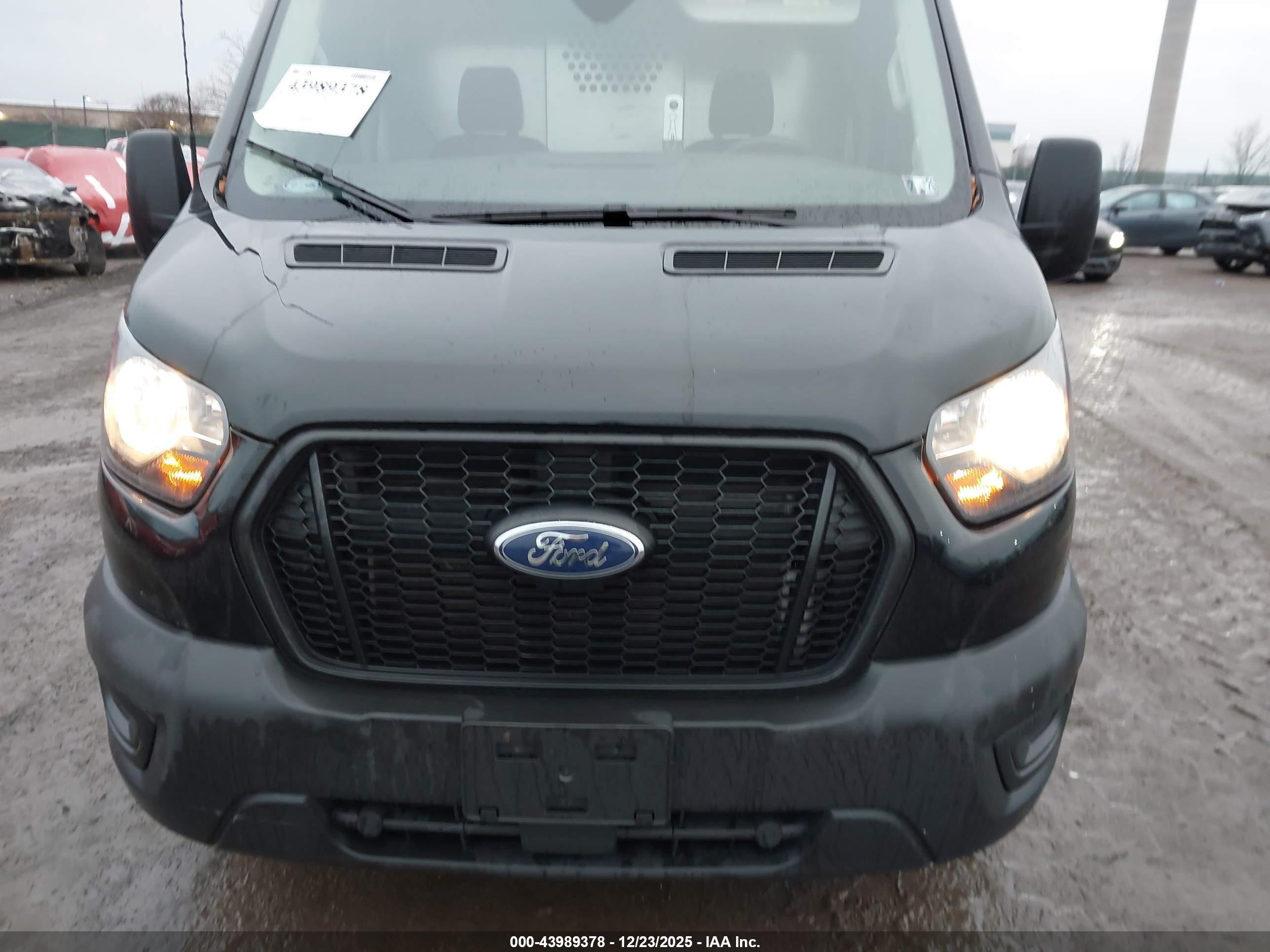 FORD TRANSIT-250 image 6