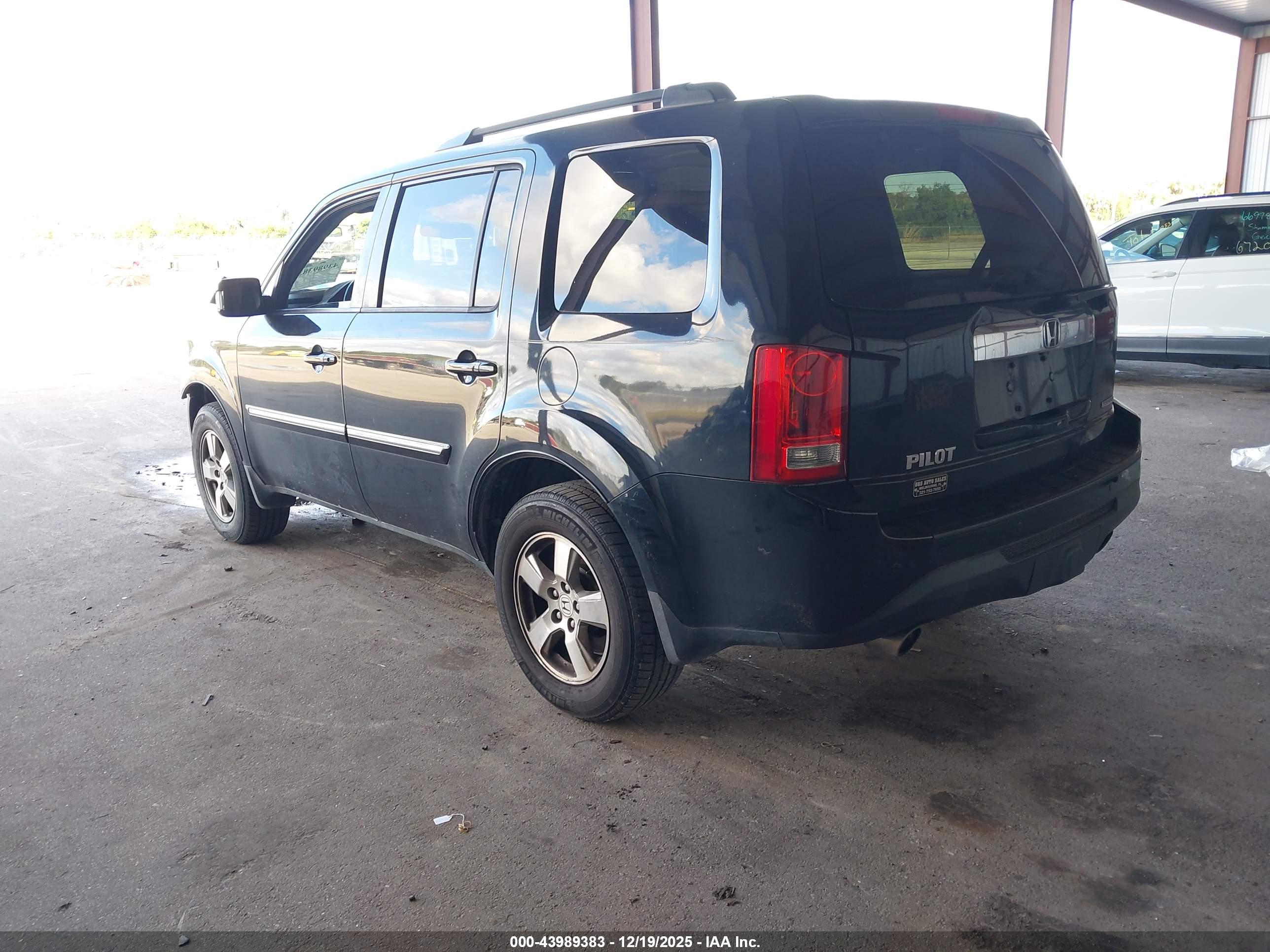 HONDA PILOT image 3