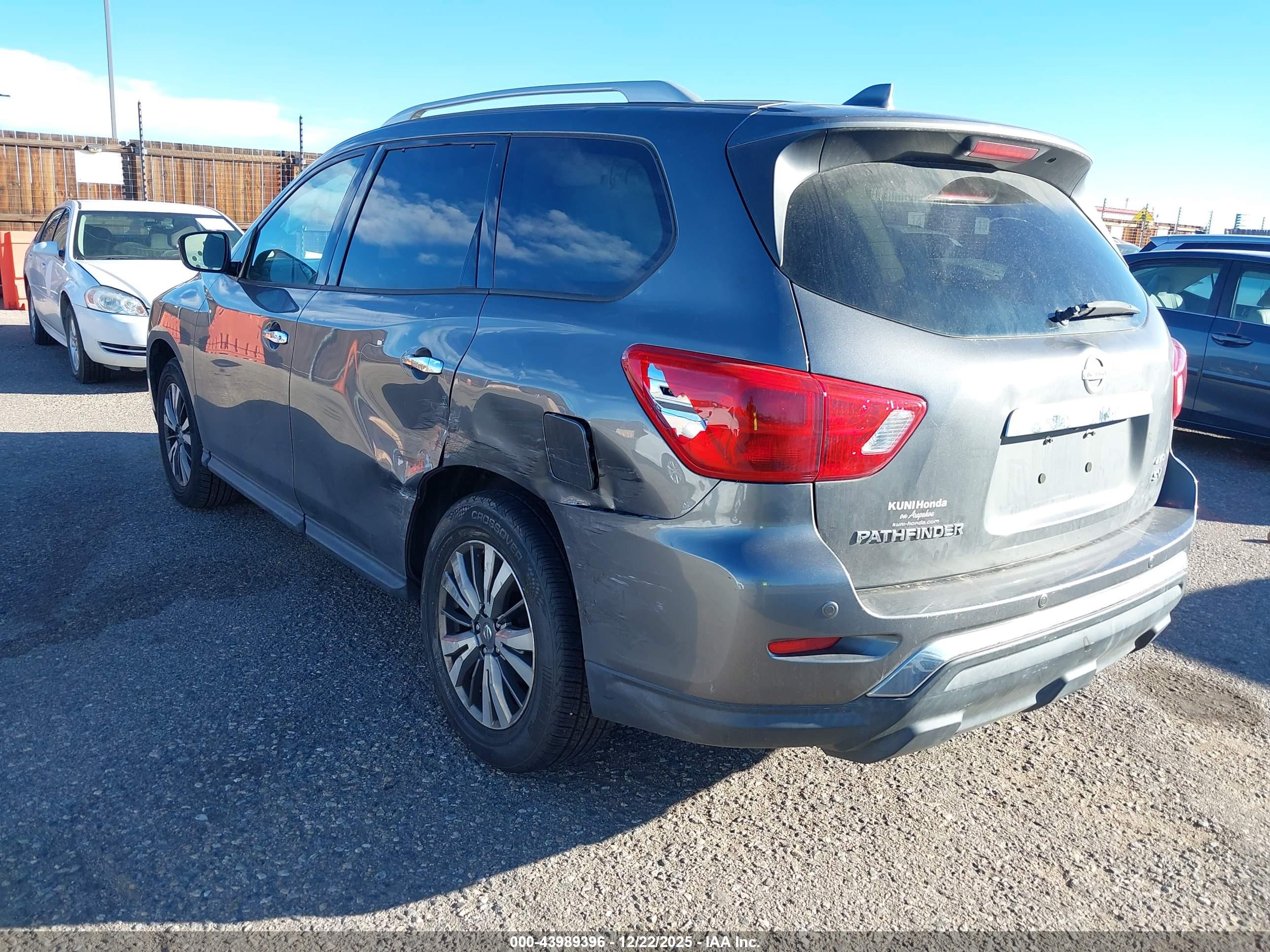 NISSAN PATHFINDER image 3