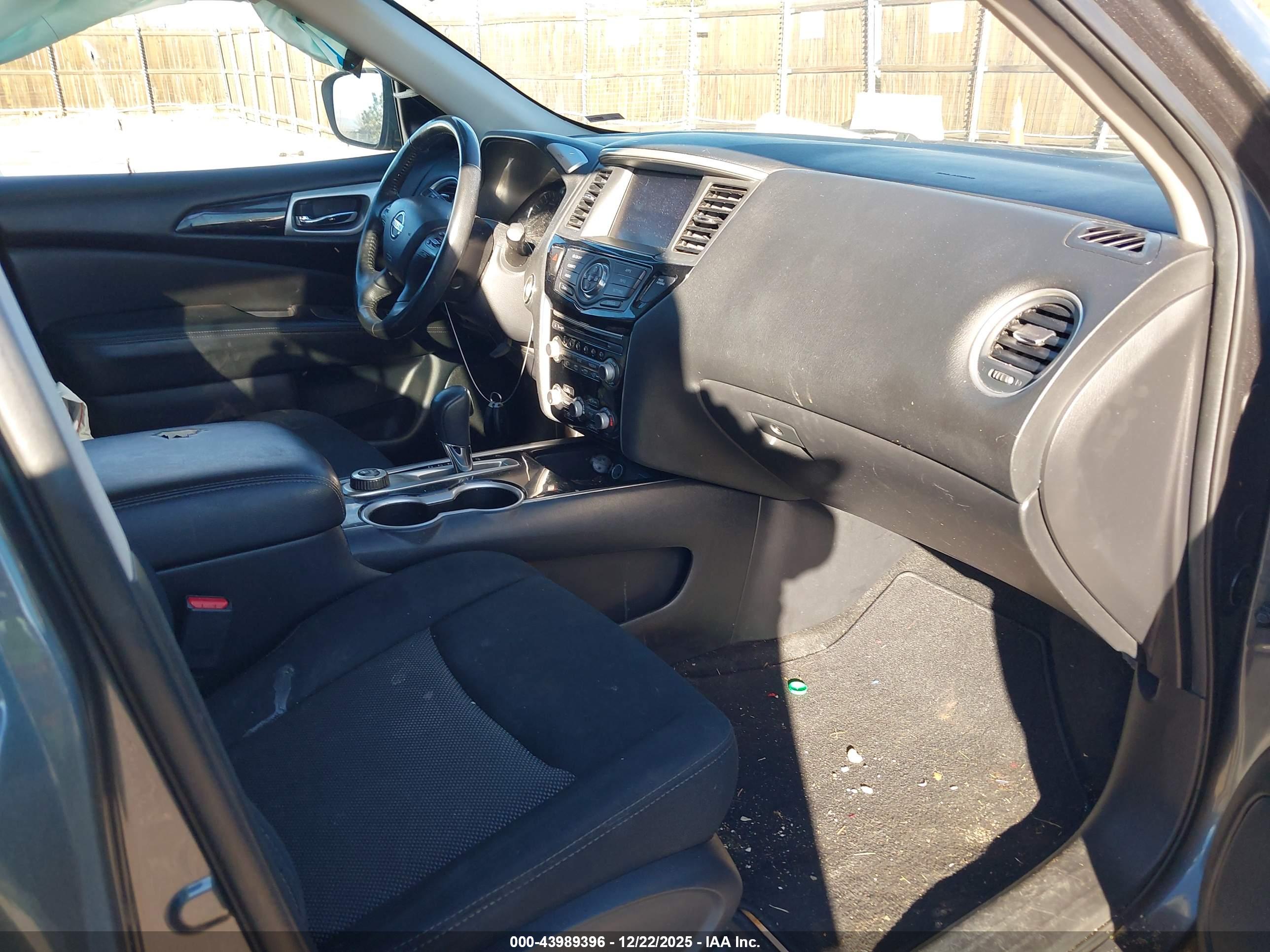 NISSAN PATHFINDER image 5