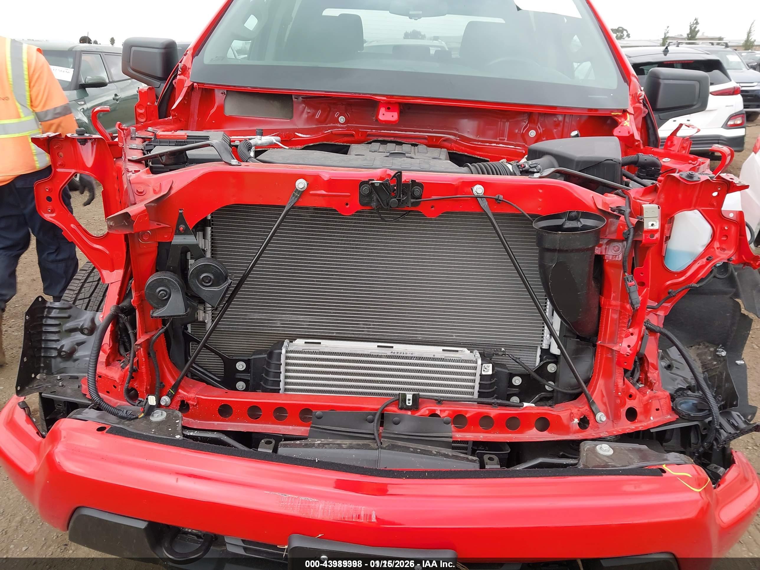 CHEVROLET SILVERADO image 6