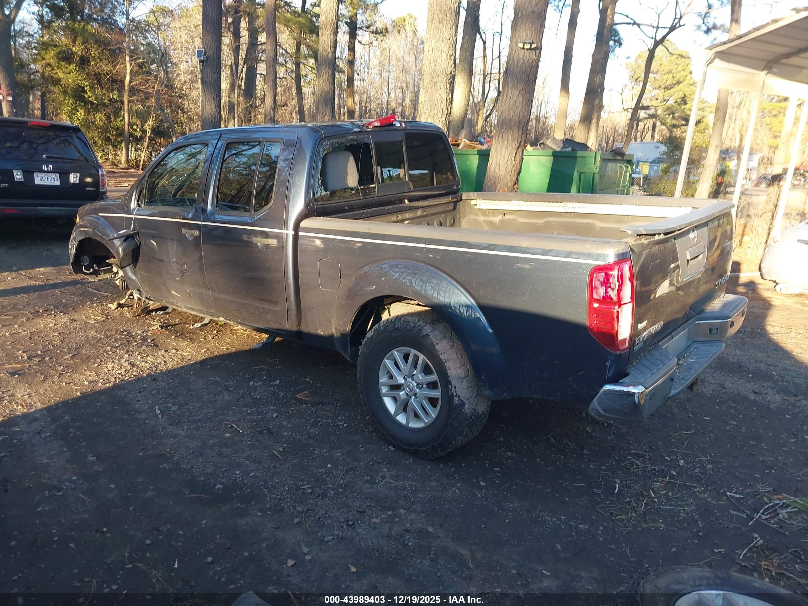NISSAN FRONTIER image 3