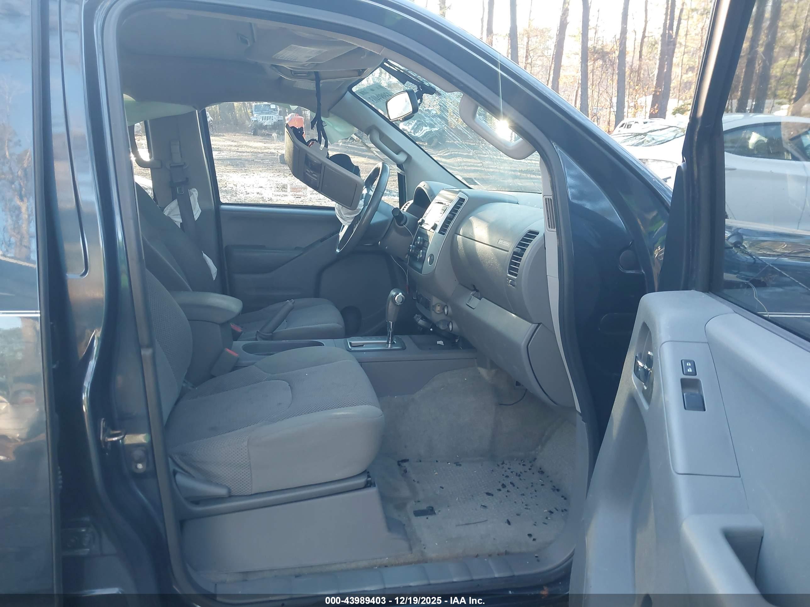 NISSAN FRONTIER image 5