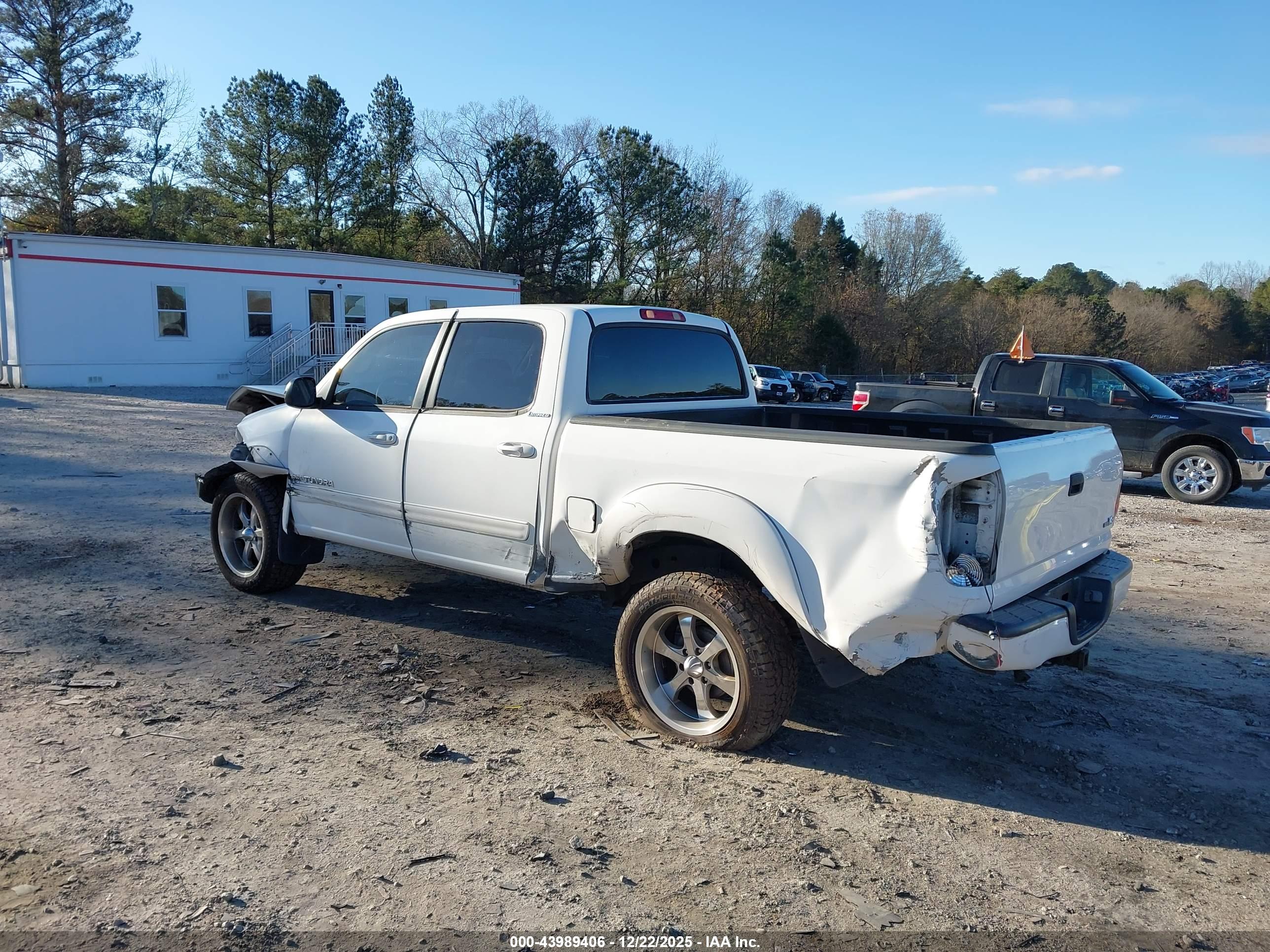 TOYOTA TUNDRA image 3