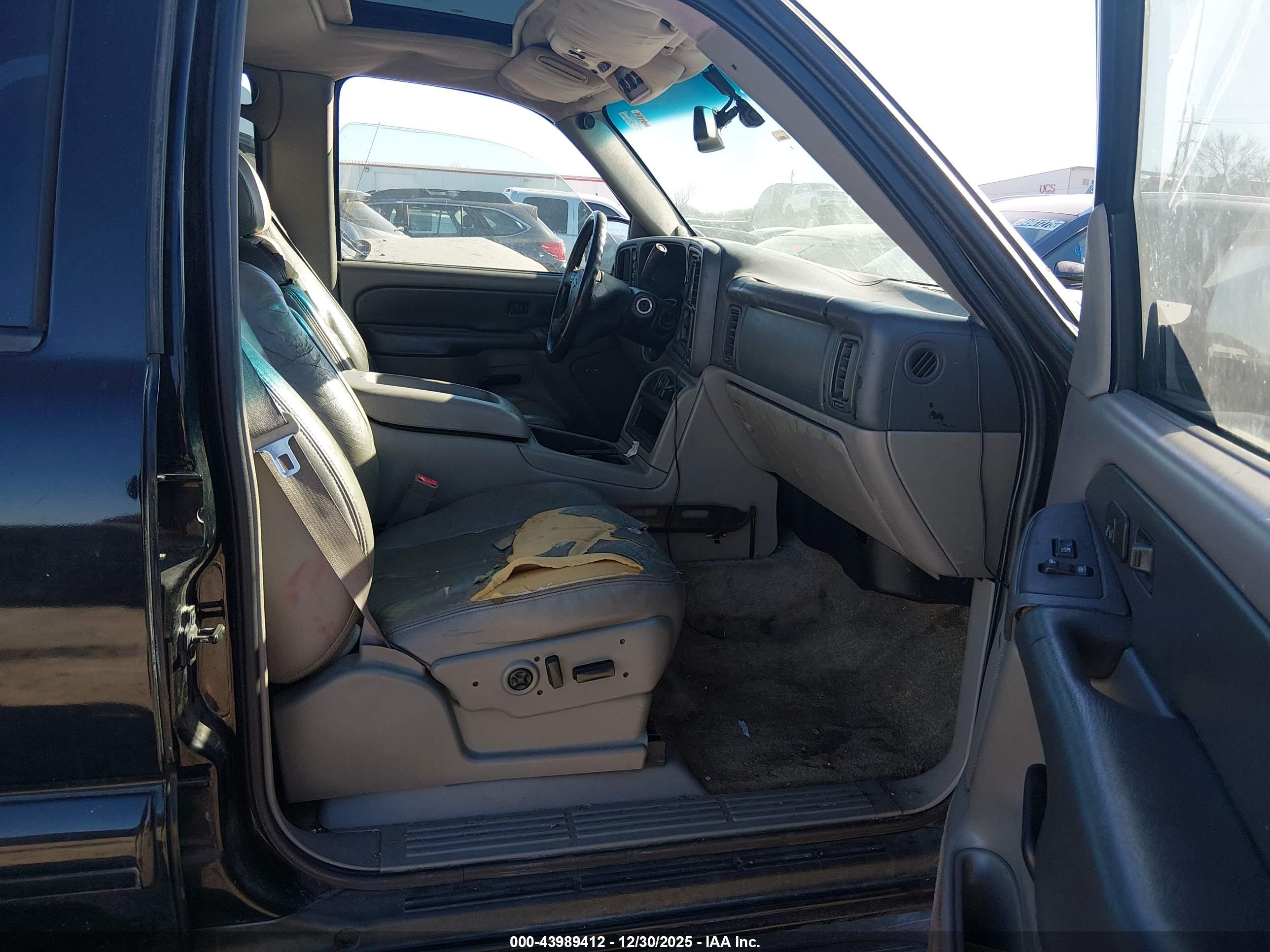 CHEVROLET TAHOE image 5