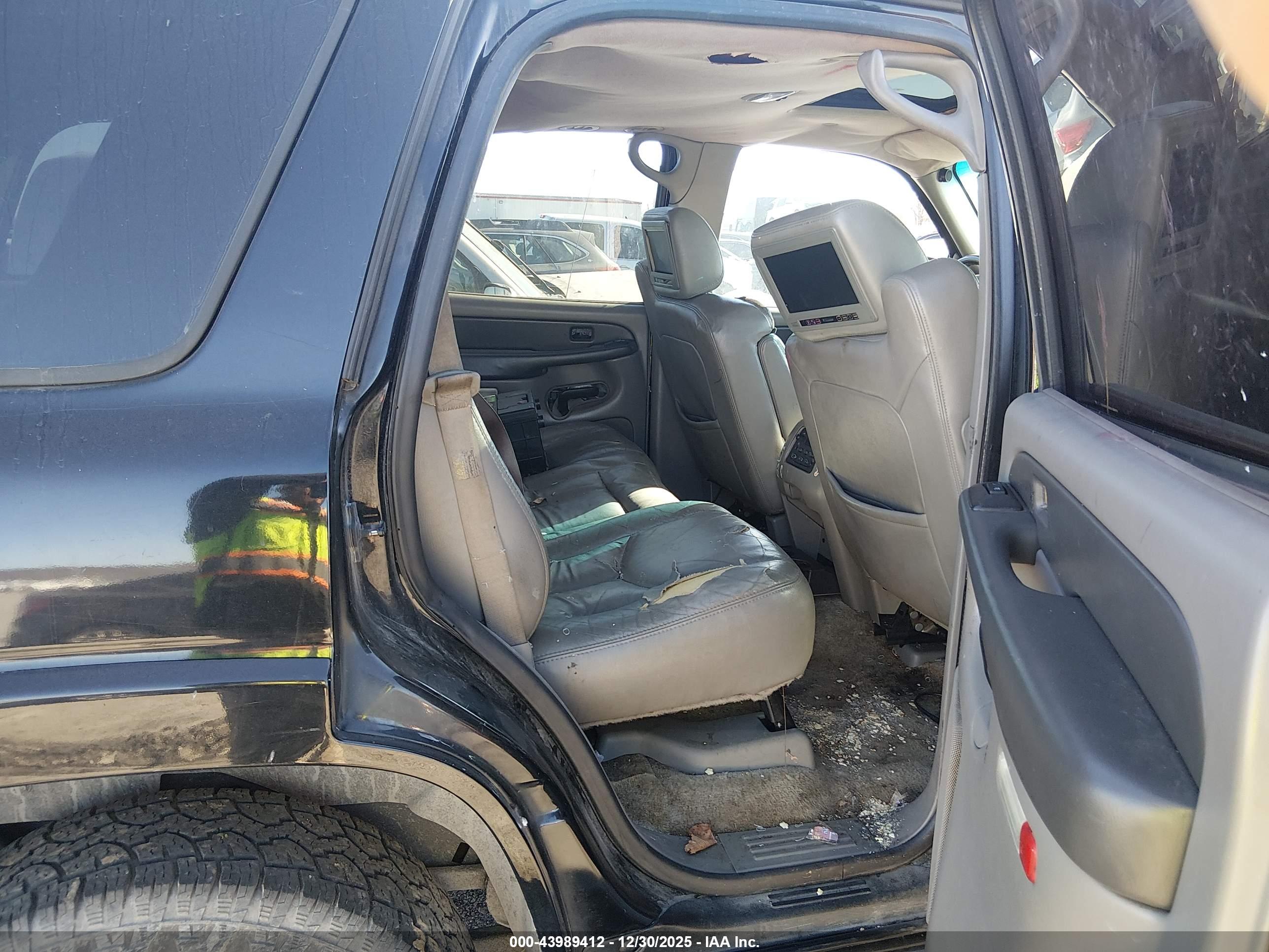 CHEVROLET TAHOE image 8