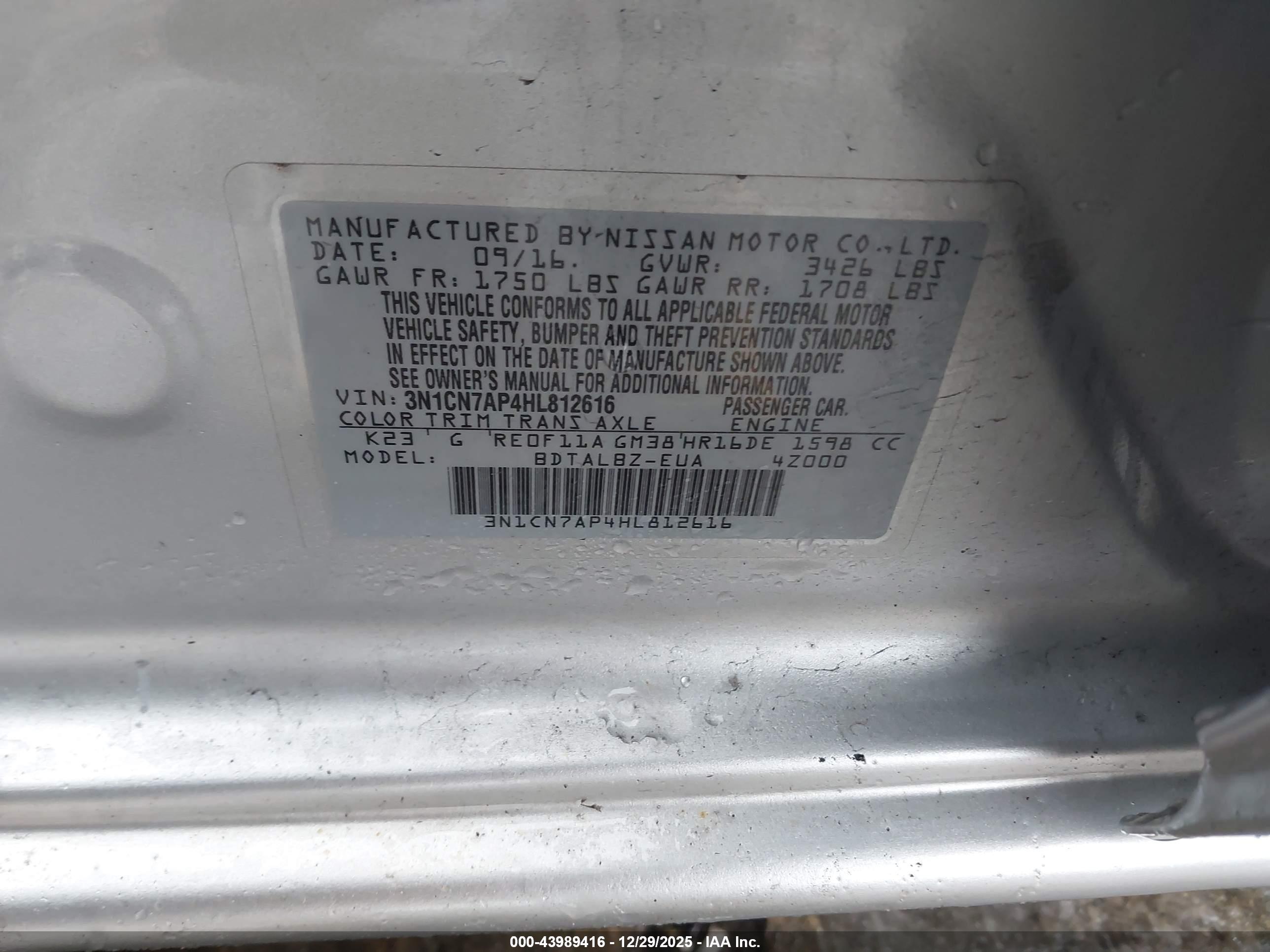NISSAN VERSA image 9