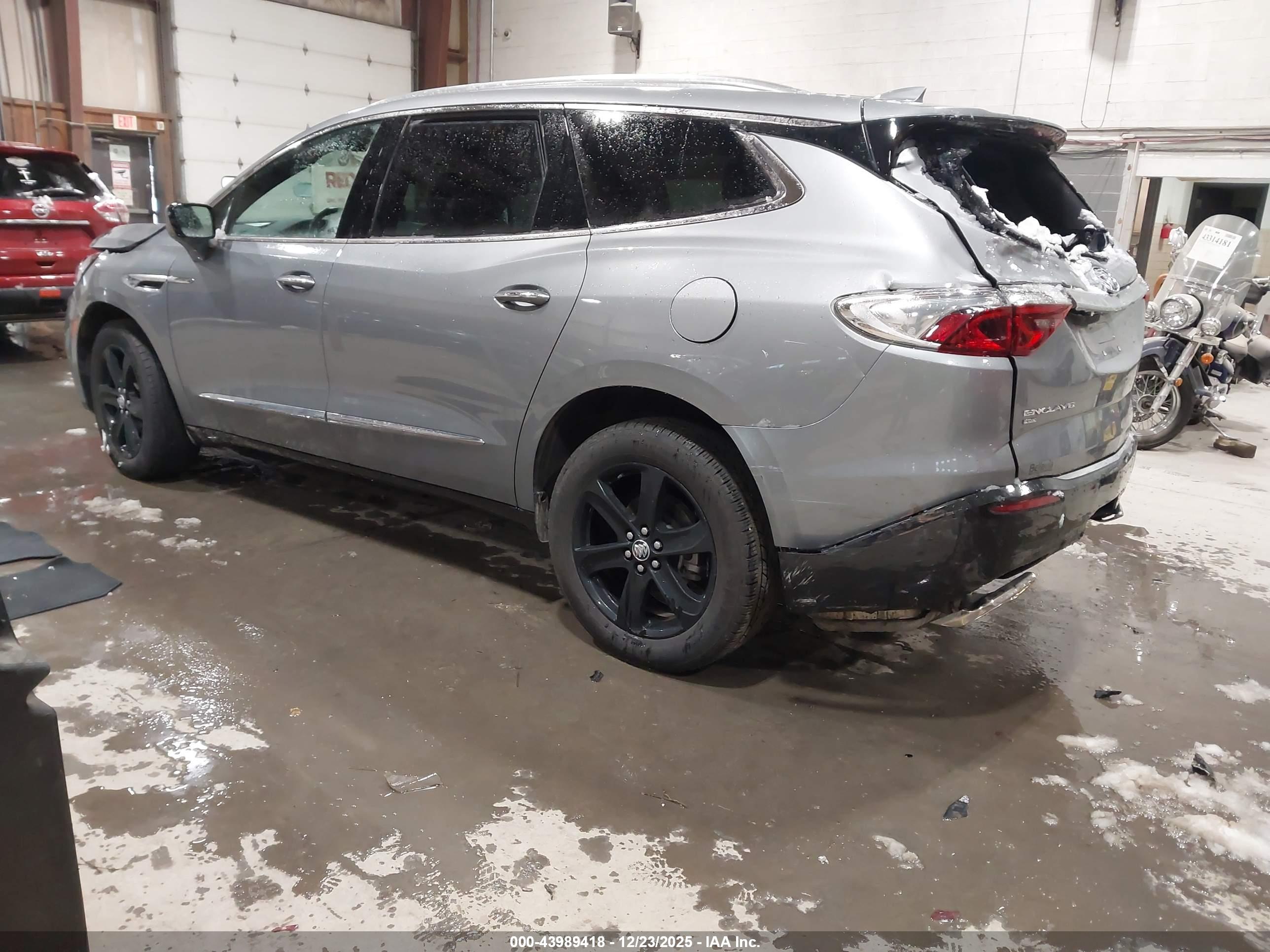 BUICK ENCLAVE image 3