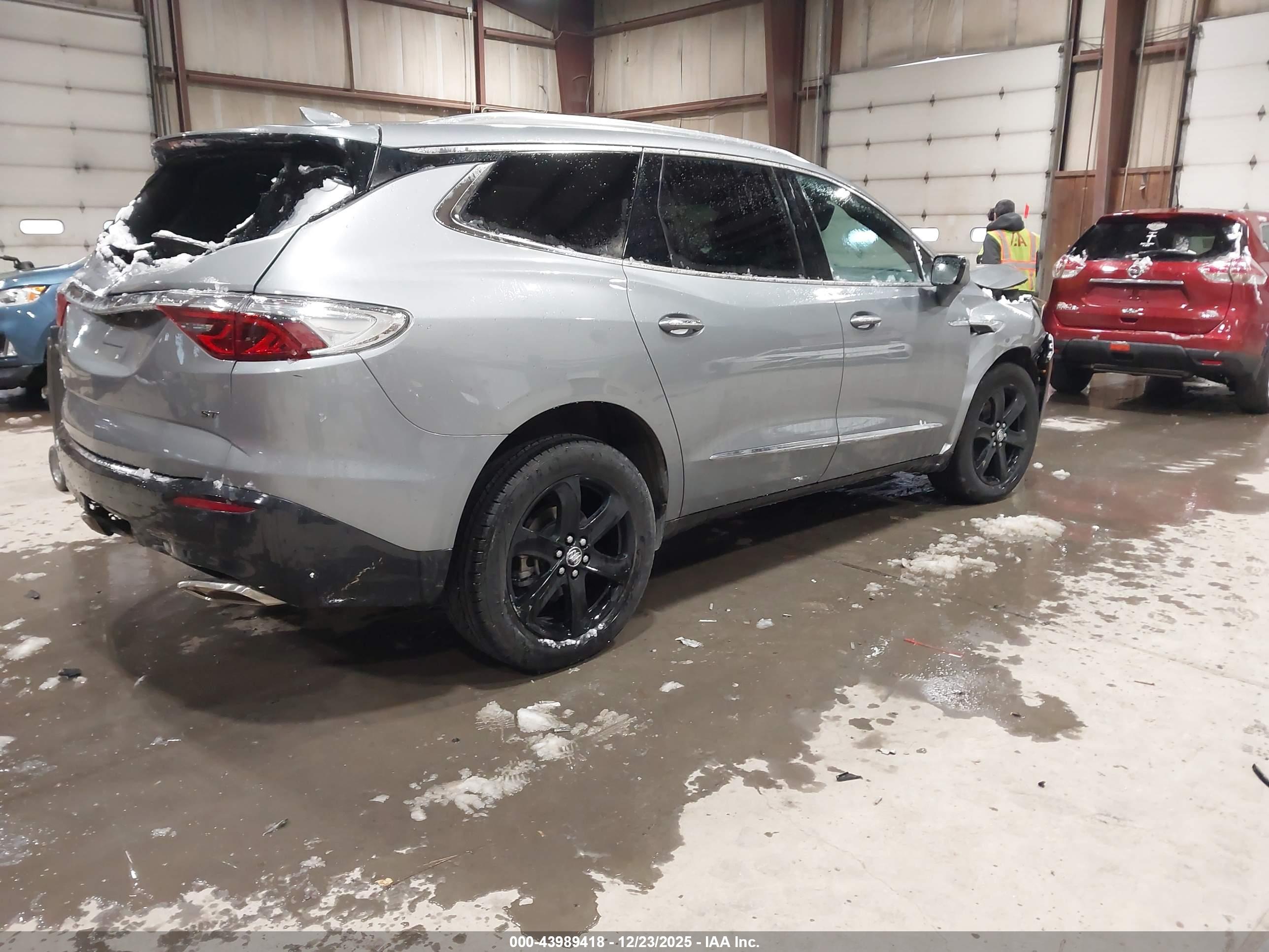 BUICK ENCLAVE image 4