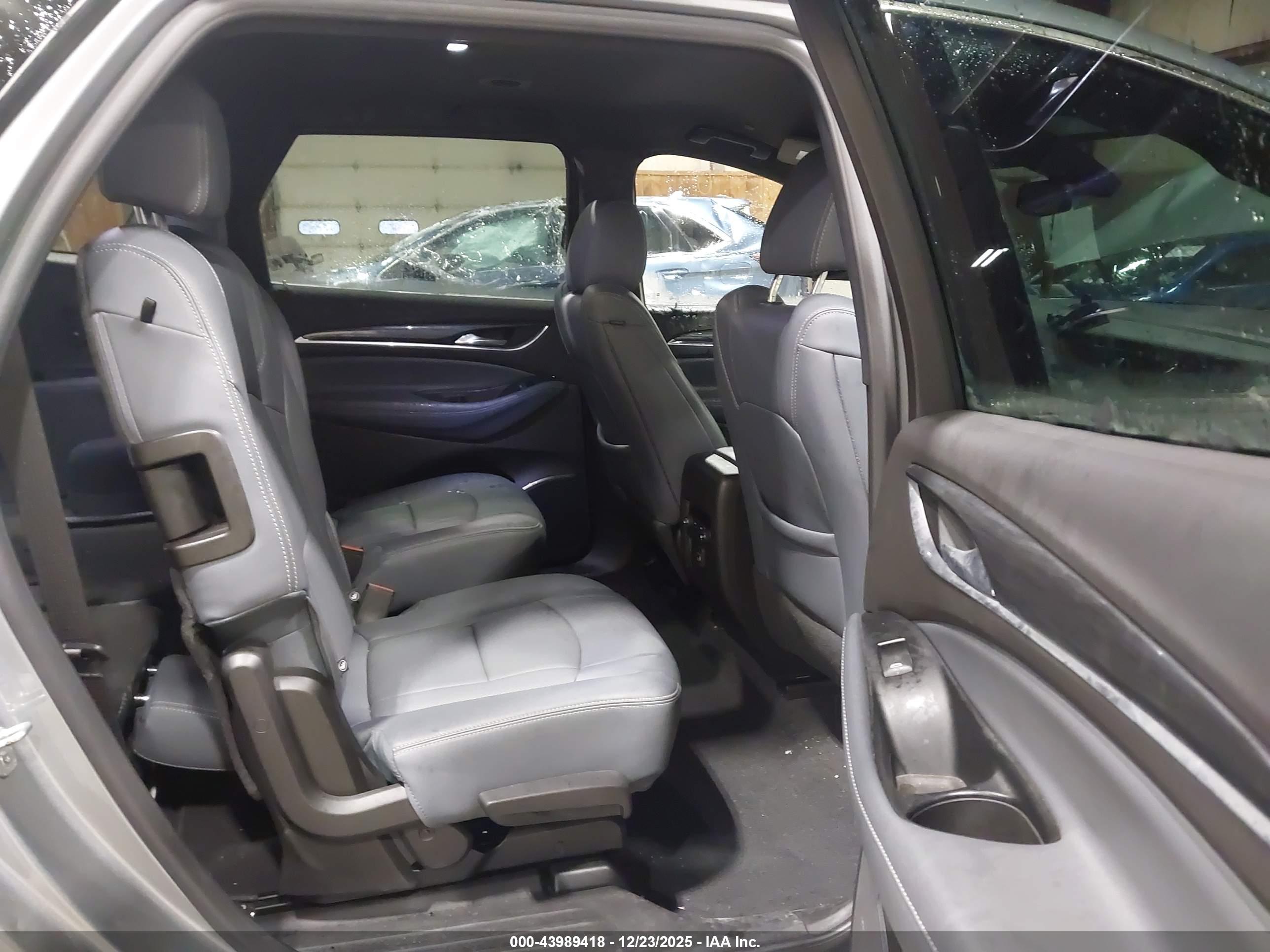 BUICK ENCLAVE image 8