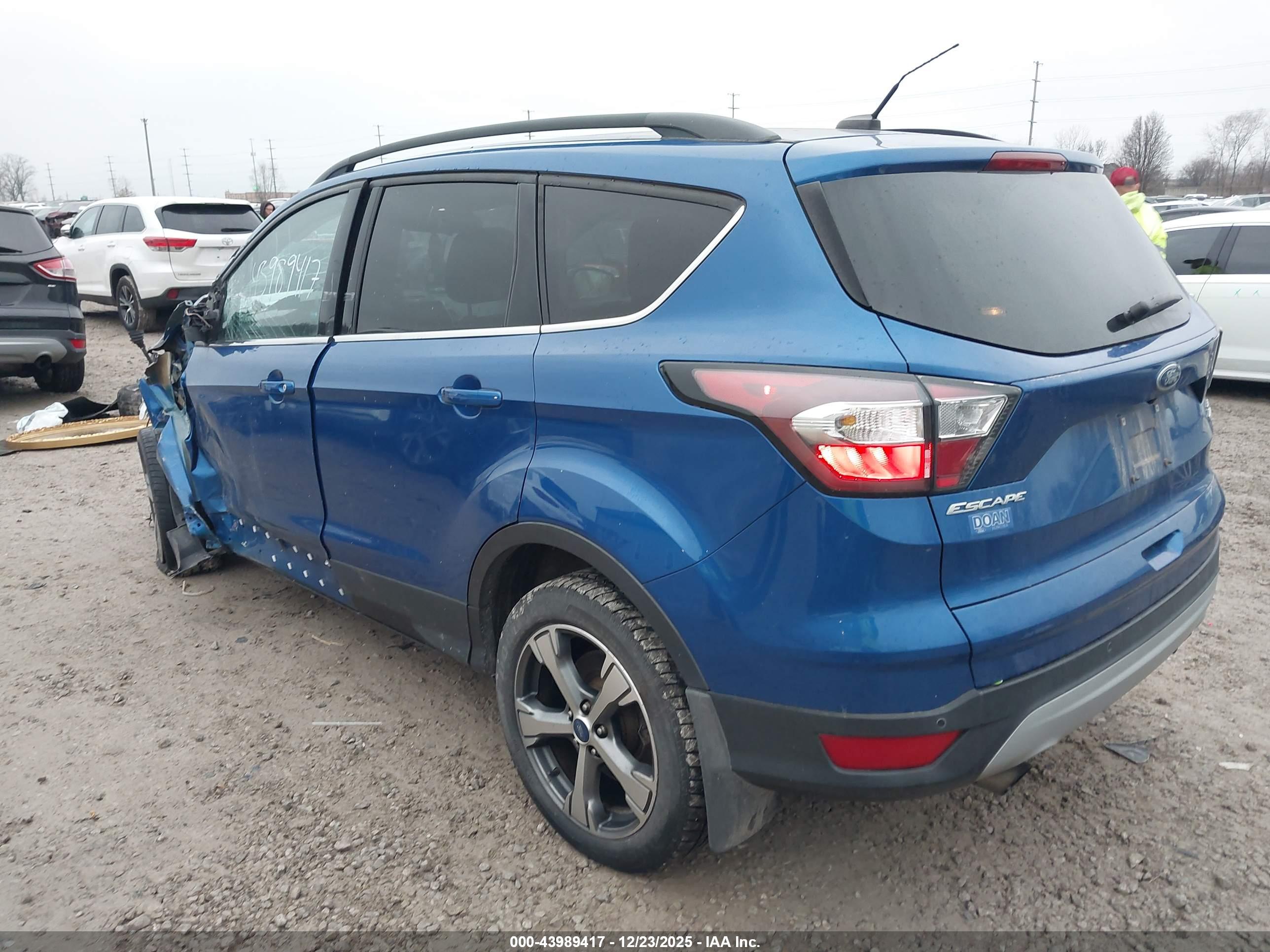 FORD ESCAPE image 3