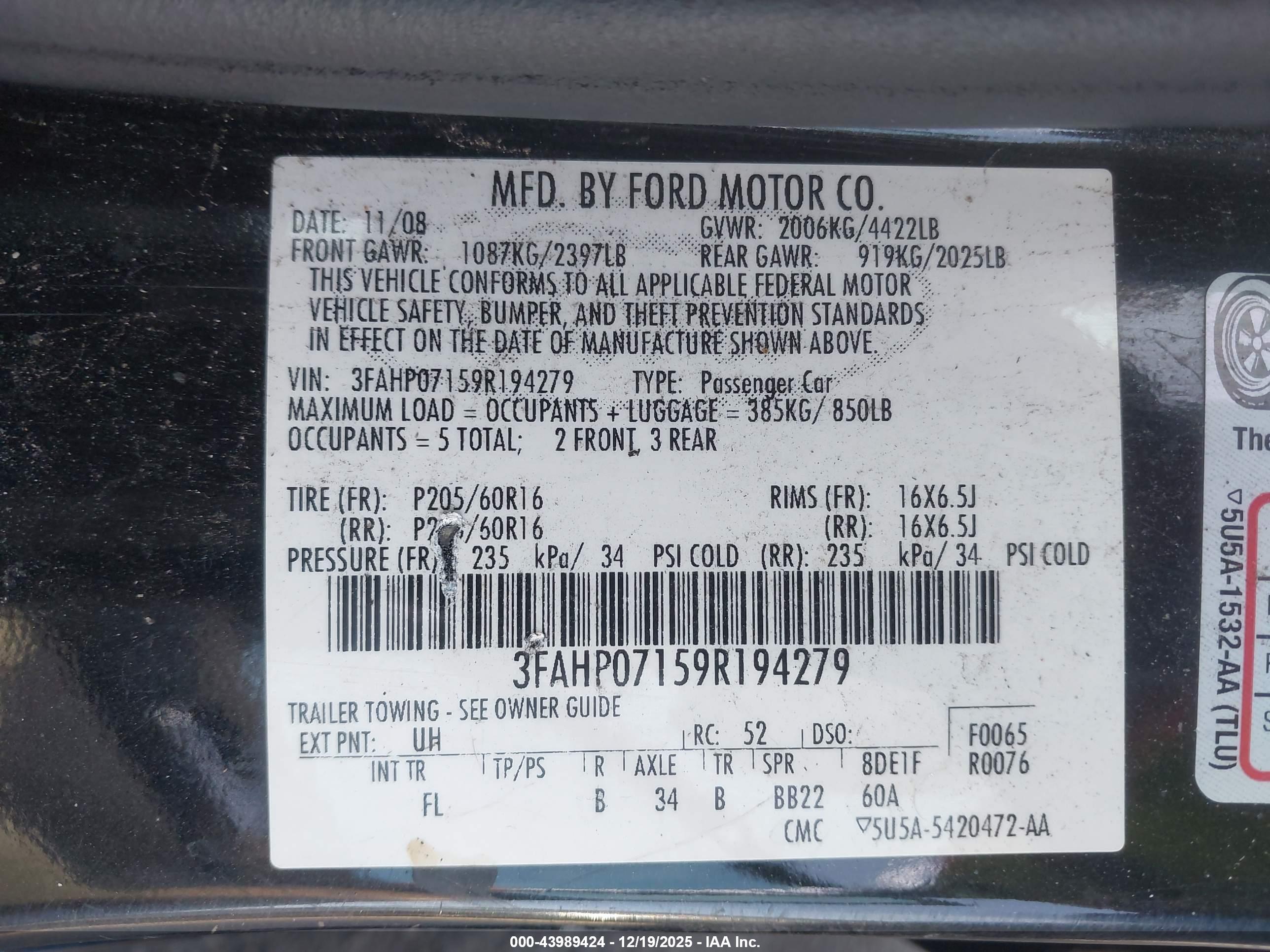 FORD FUSION image 9