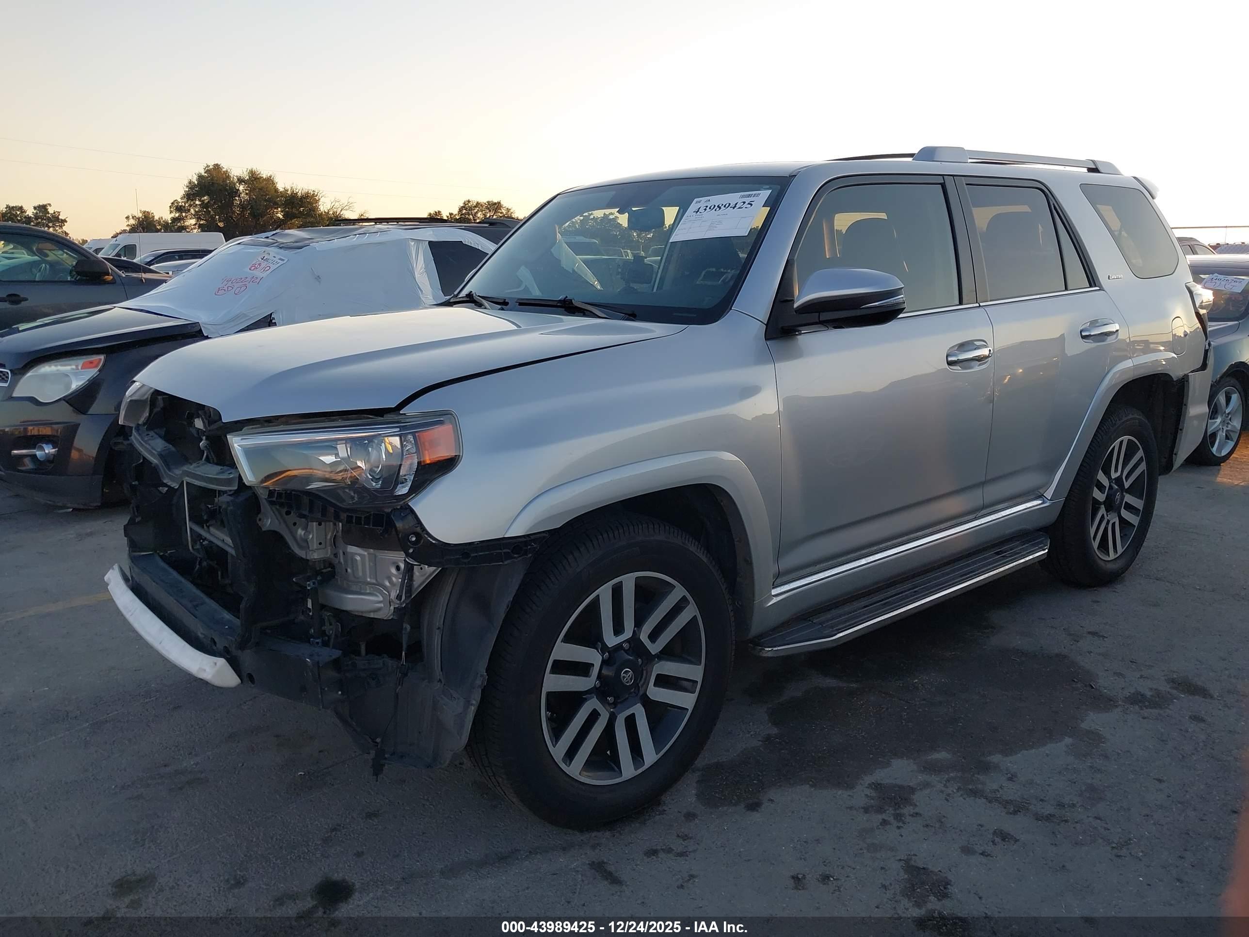 TOYOTA 4RUNNER image 2