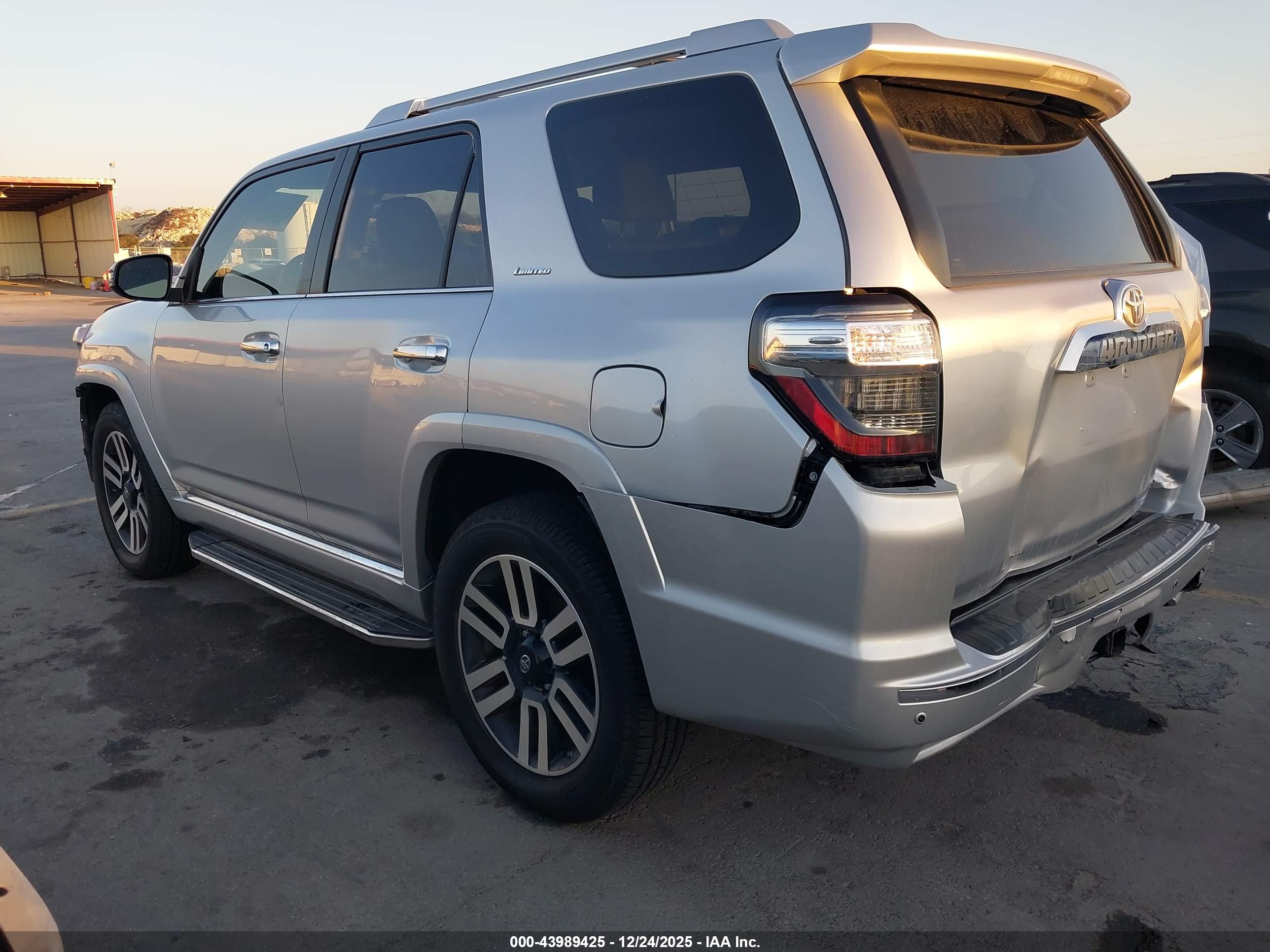 TOYOTA 4RUNNER image 3