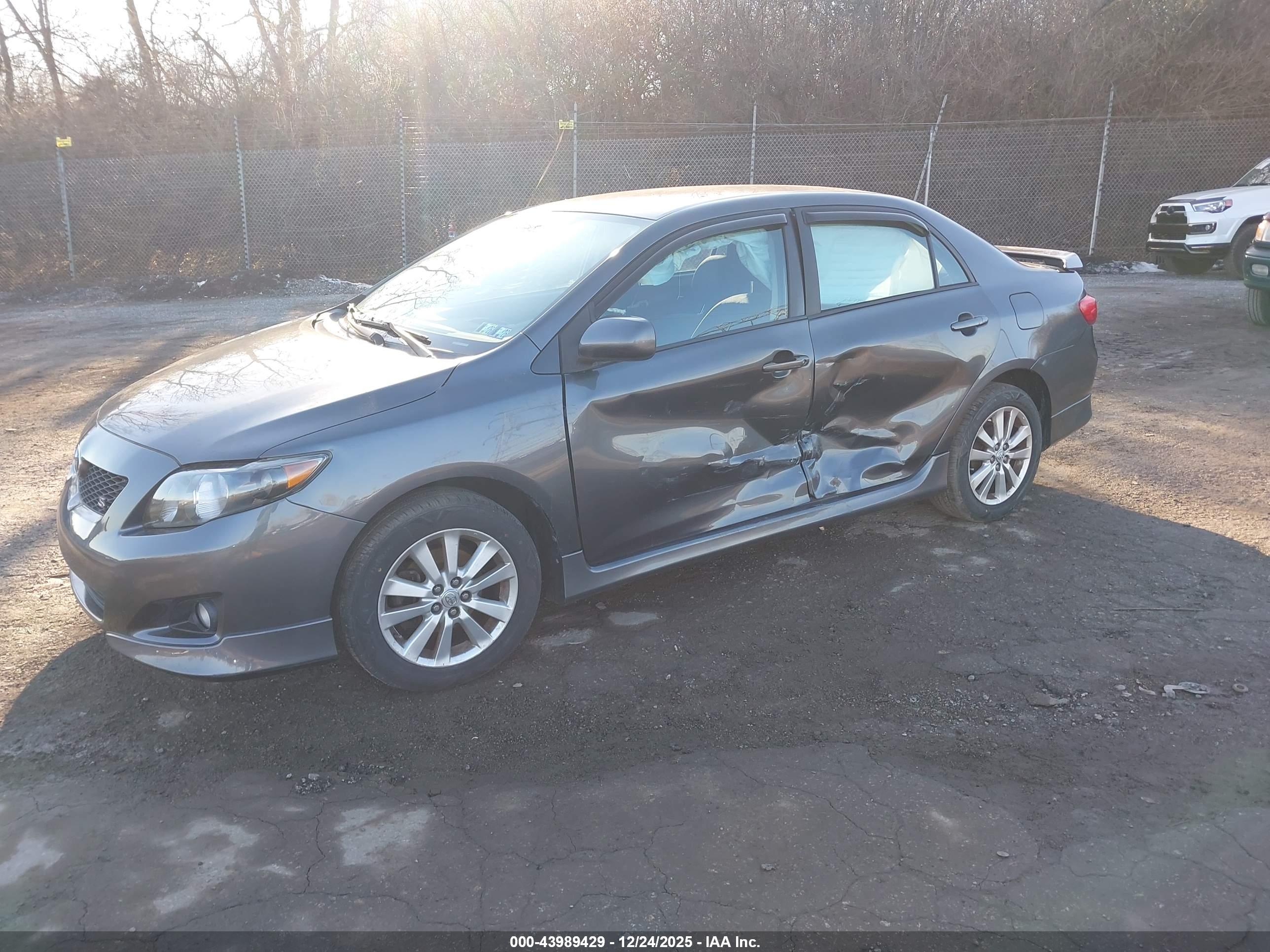 TOYOTA COROLLA image 2