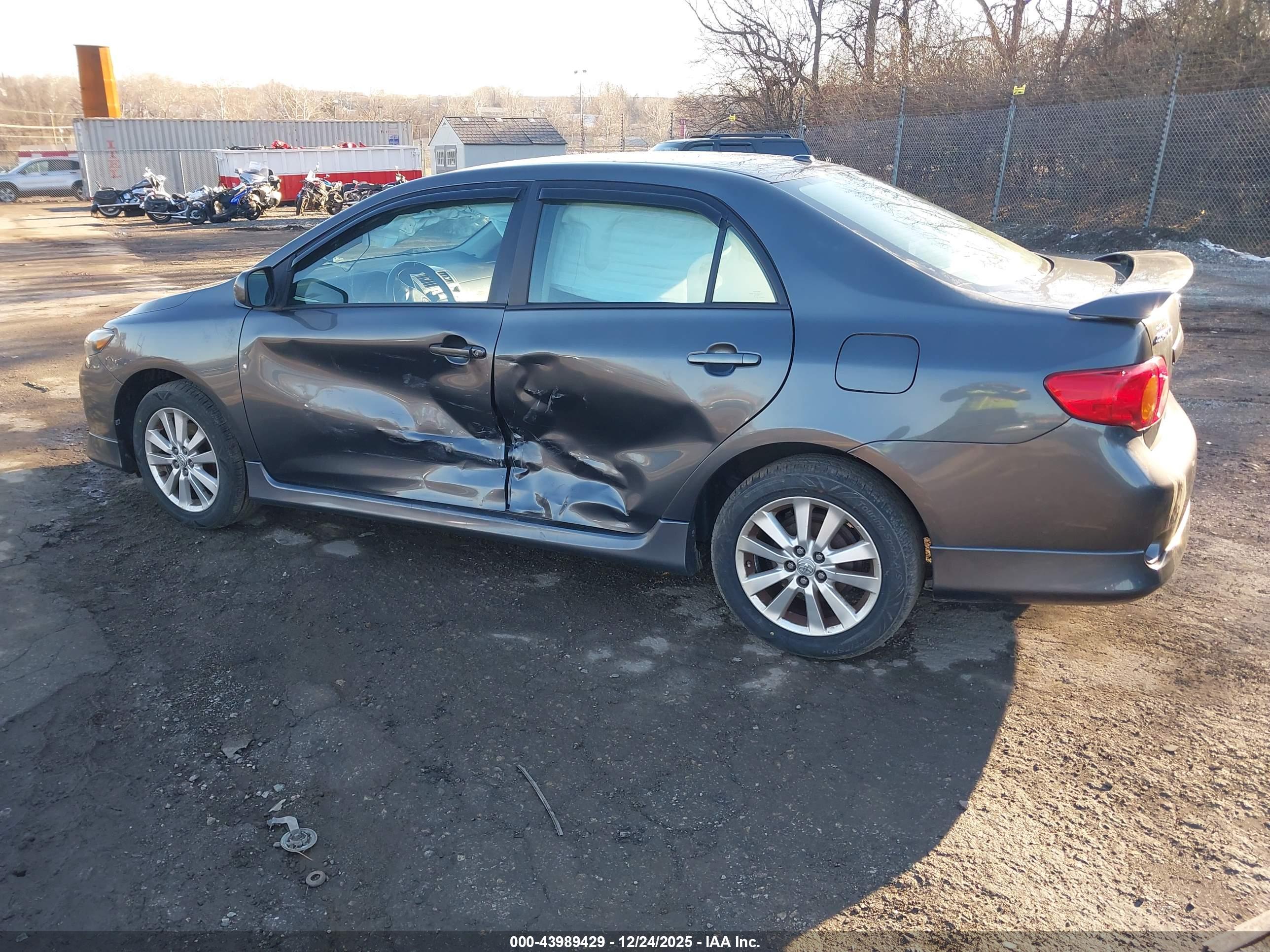 TOYOTA COROLLA image 3
