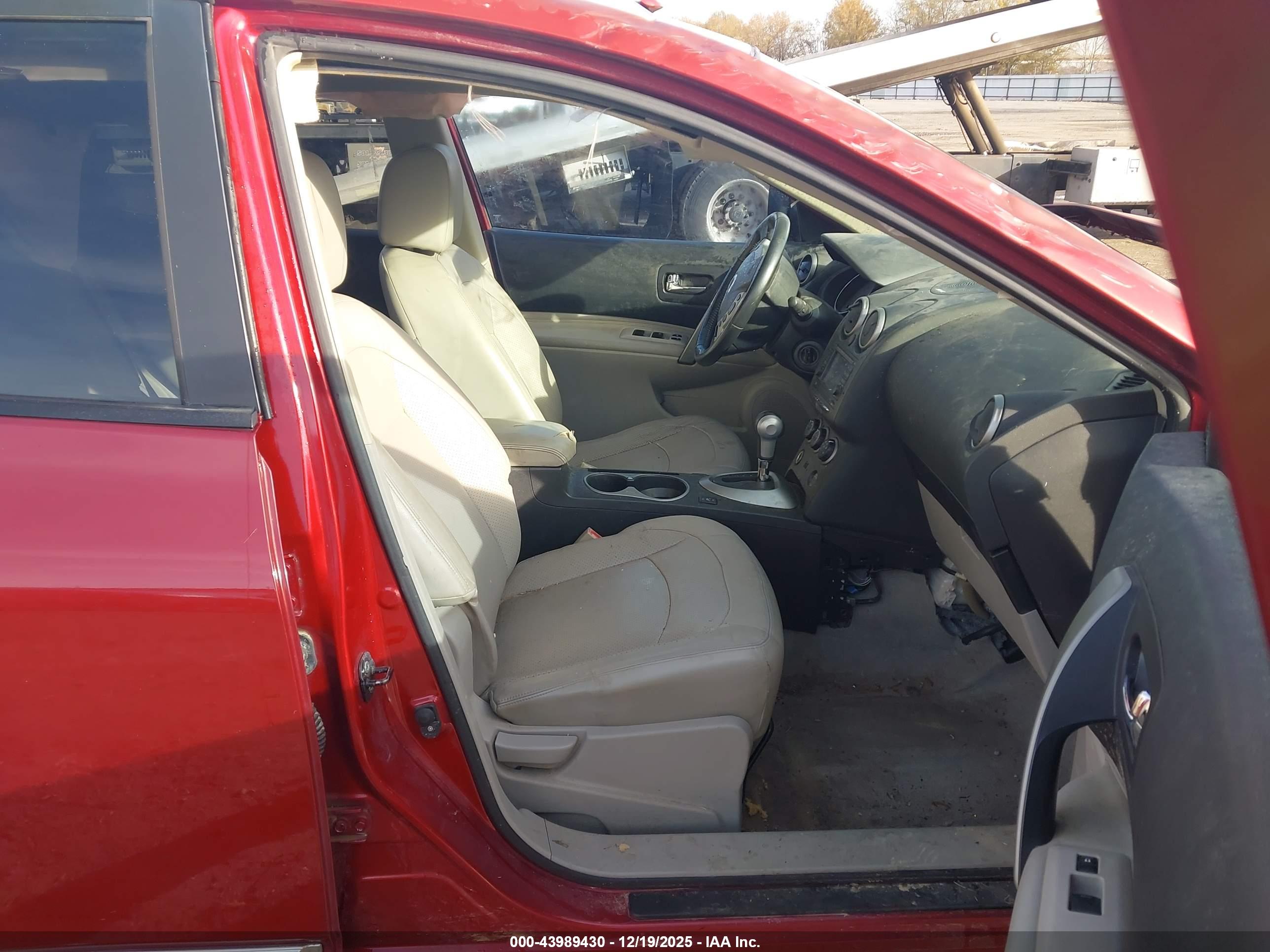 NISSAN ROGUE image 5