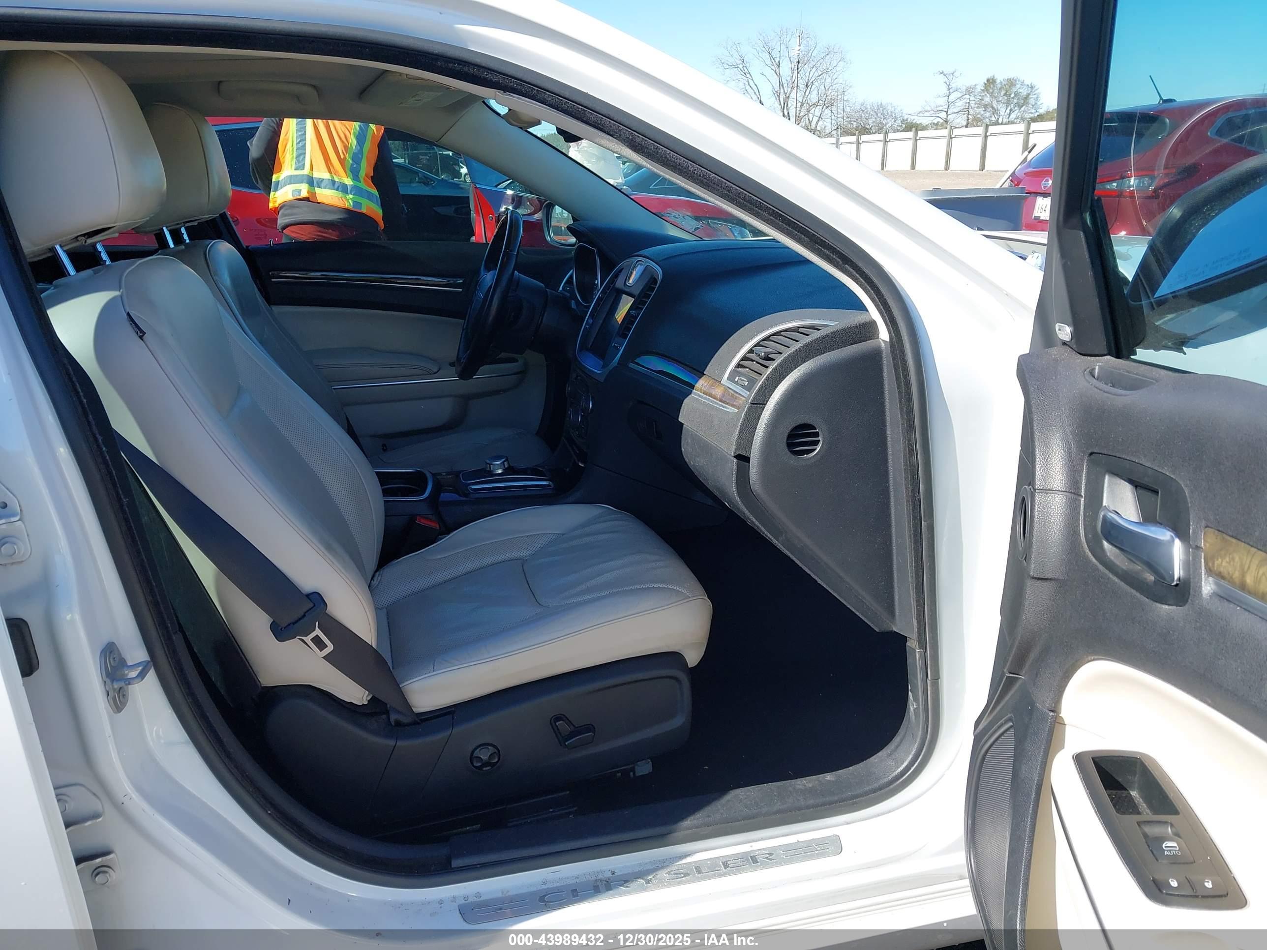 CHRYSLER 300C image 5