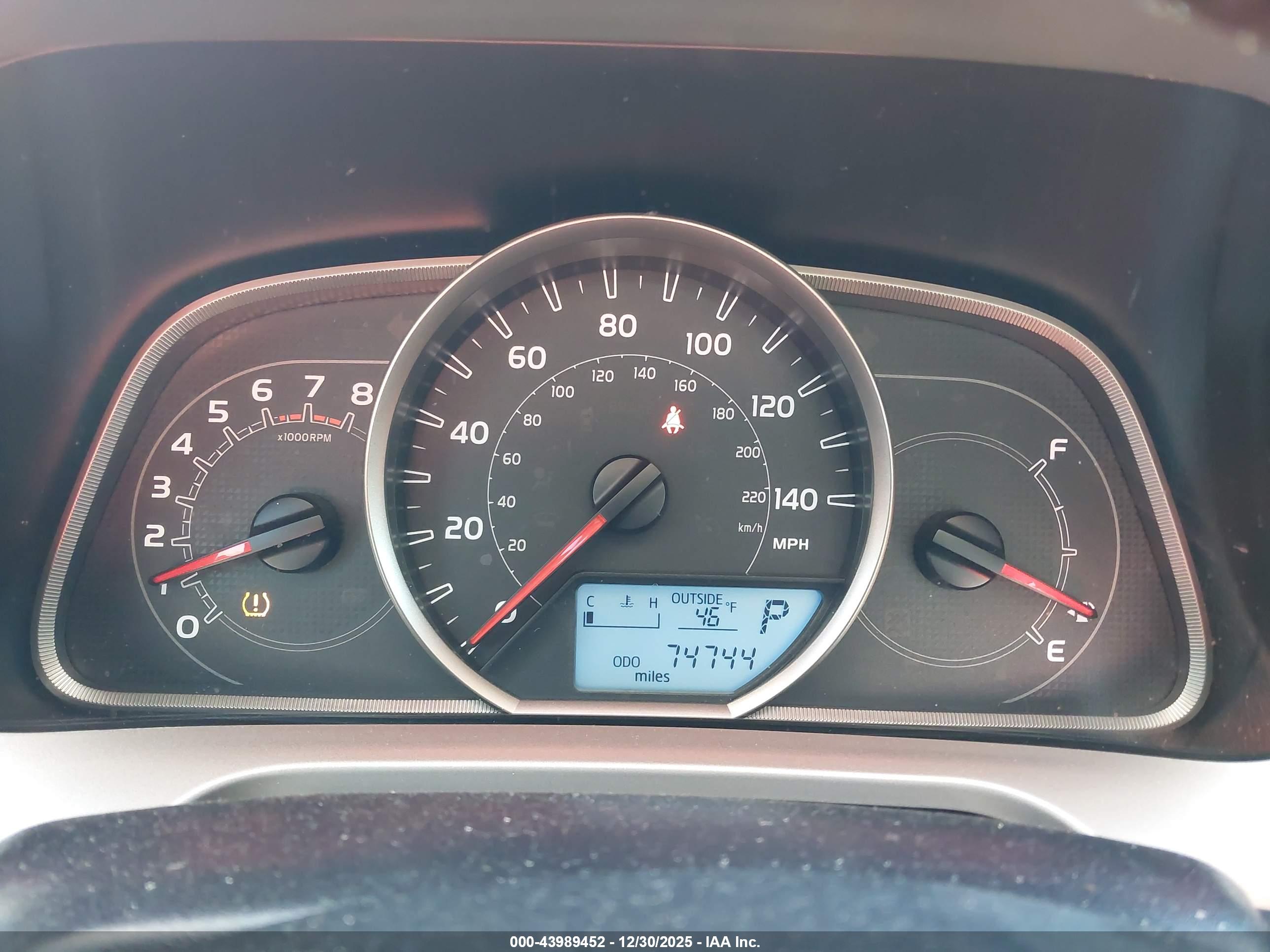 TOYOTA RAV4 image 7