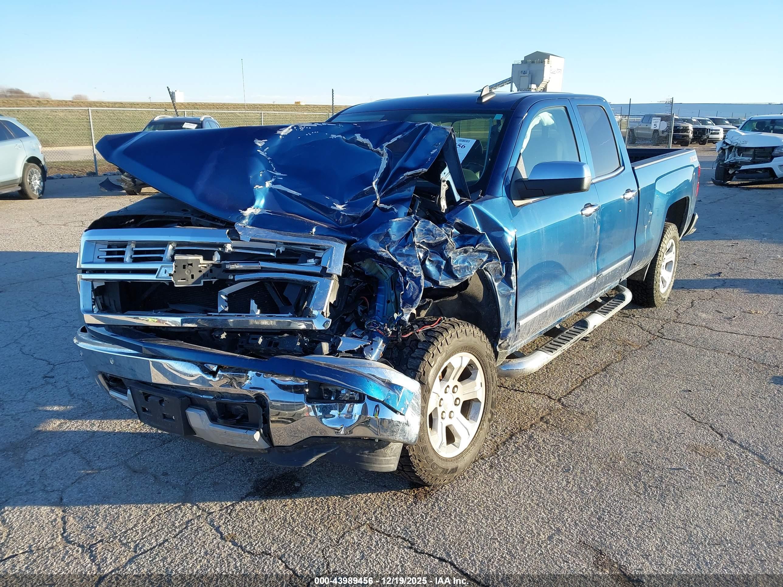 CHEVROLET SILVERADO image 2