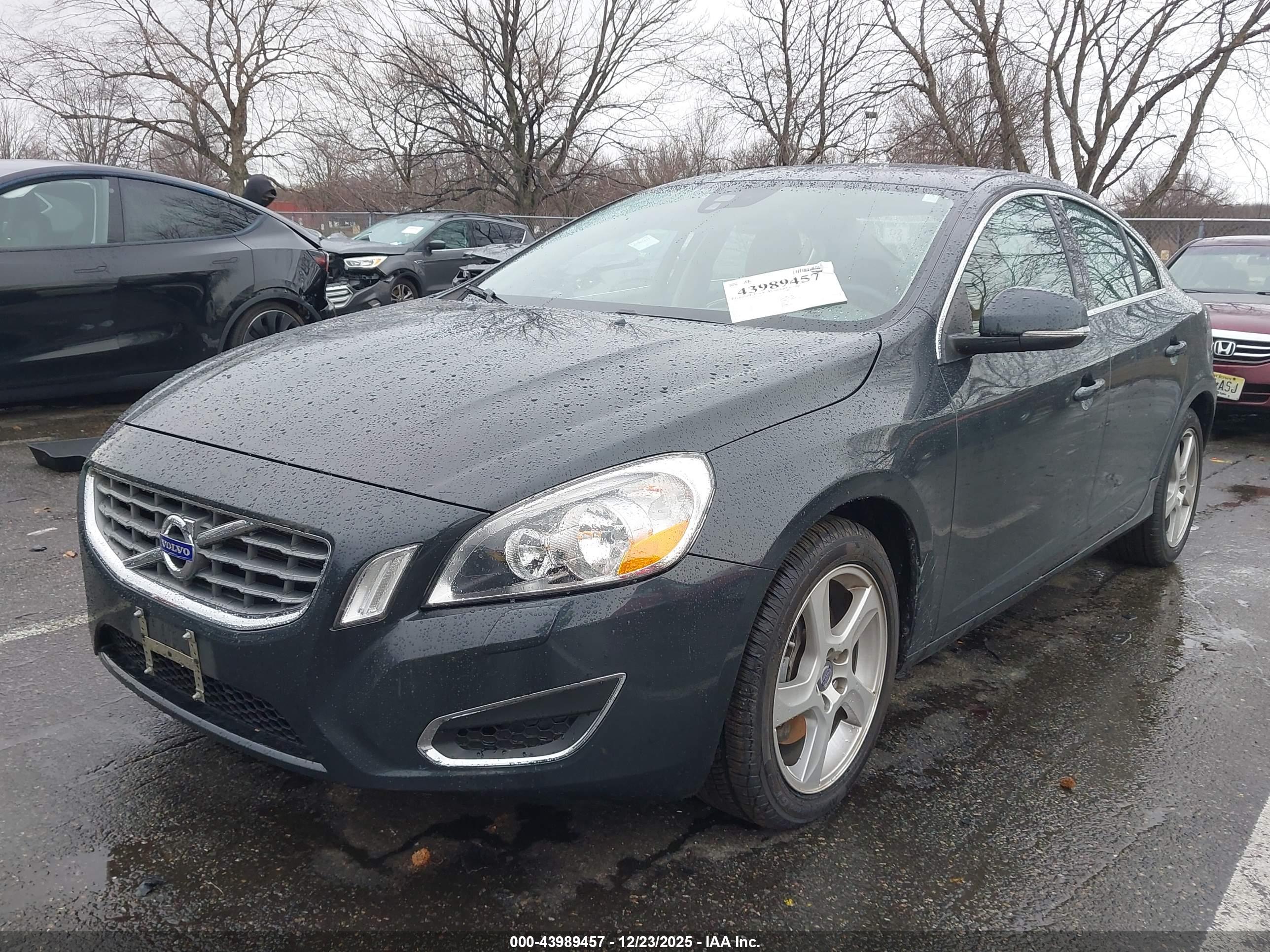 VOLVO S60 image 2
