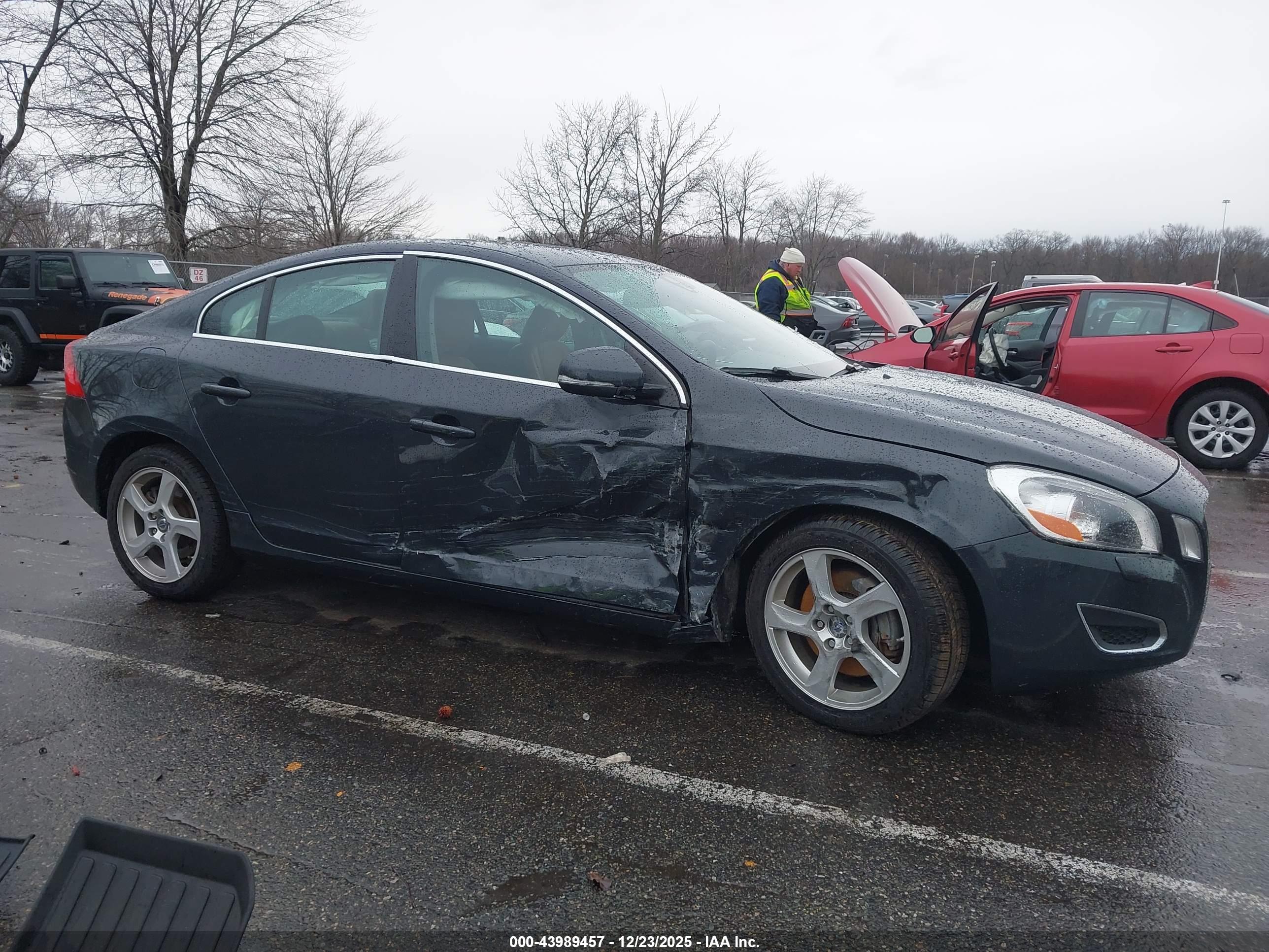 VOLVO S60 image 6