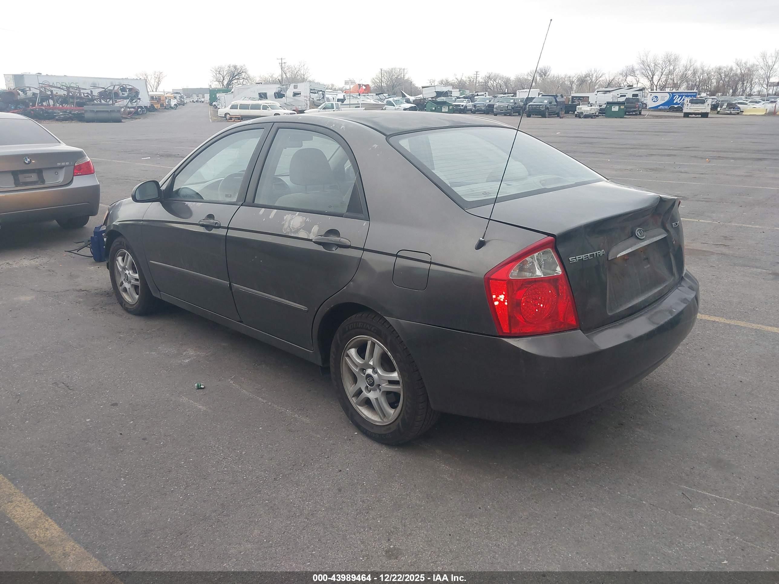KIA SPECTRA image 3