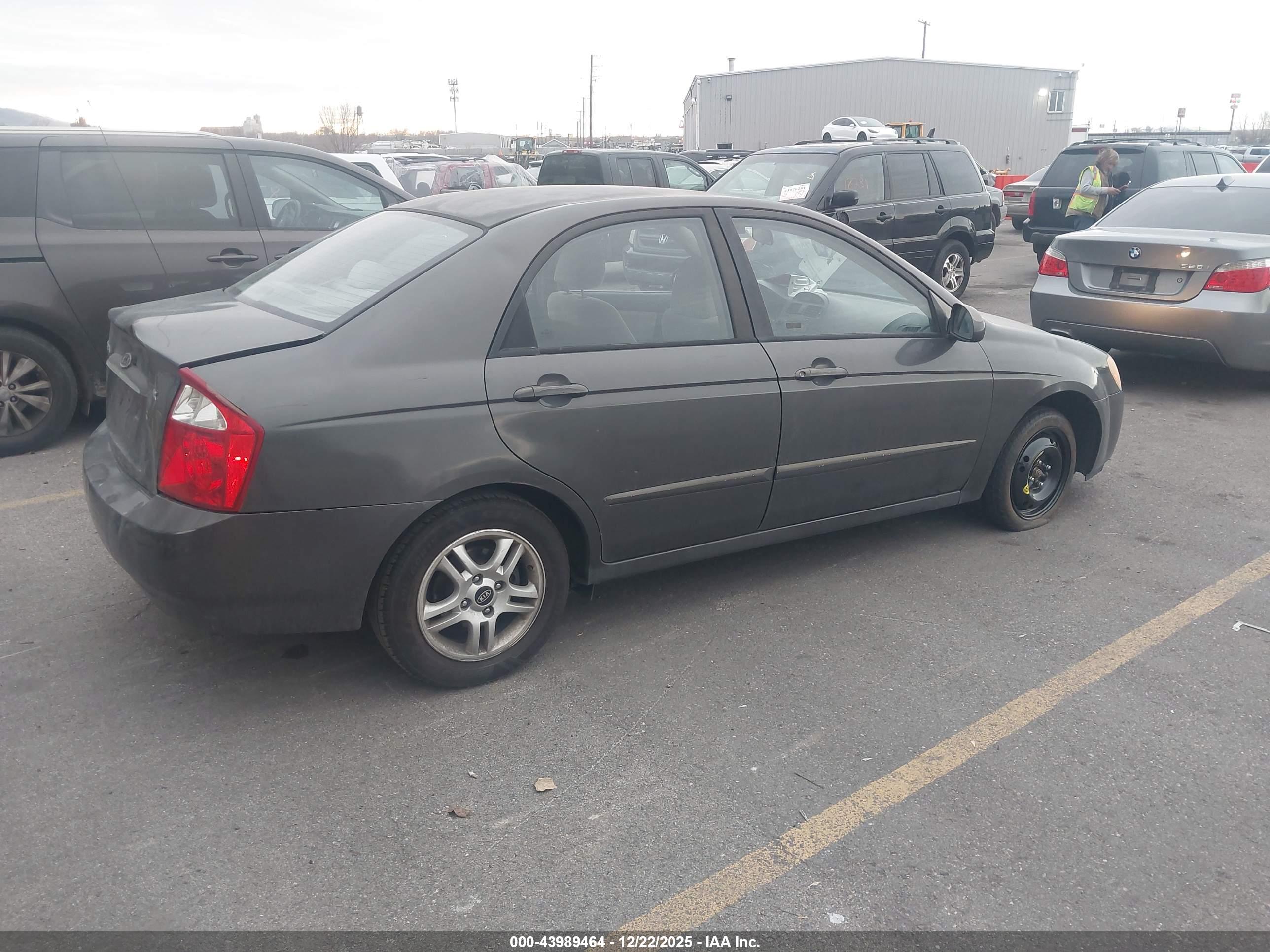 KIA SPECTRA image 4