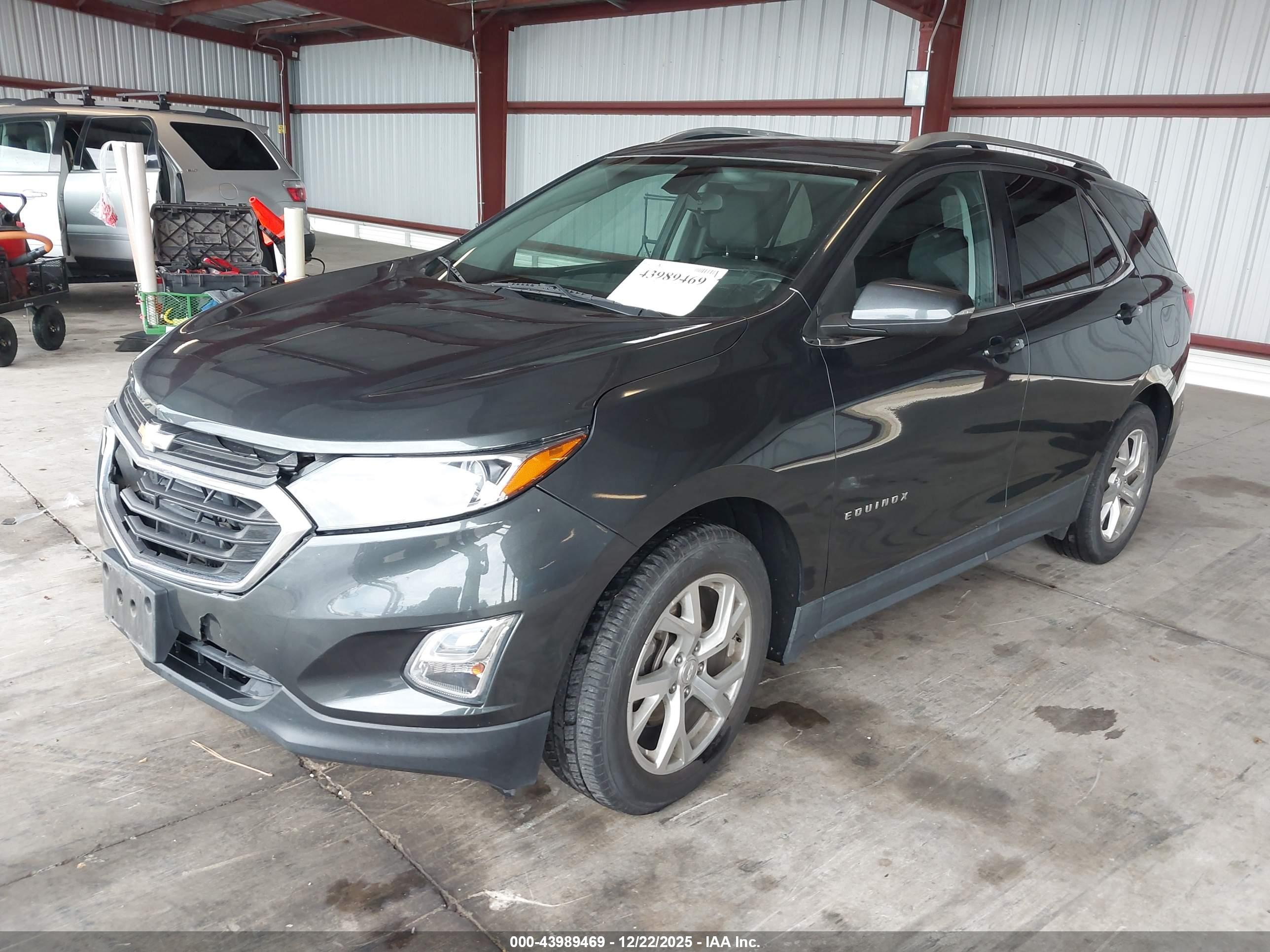 CHEVROLET EQUINOX image 2