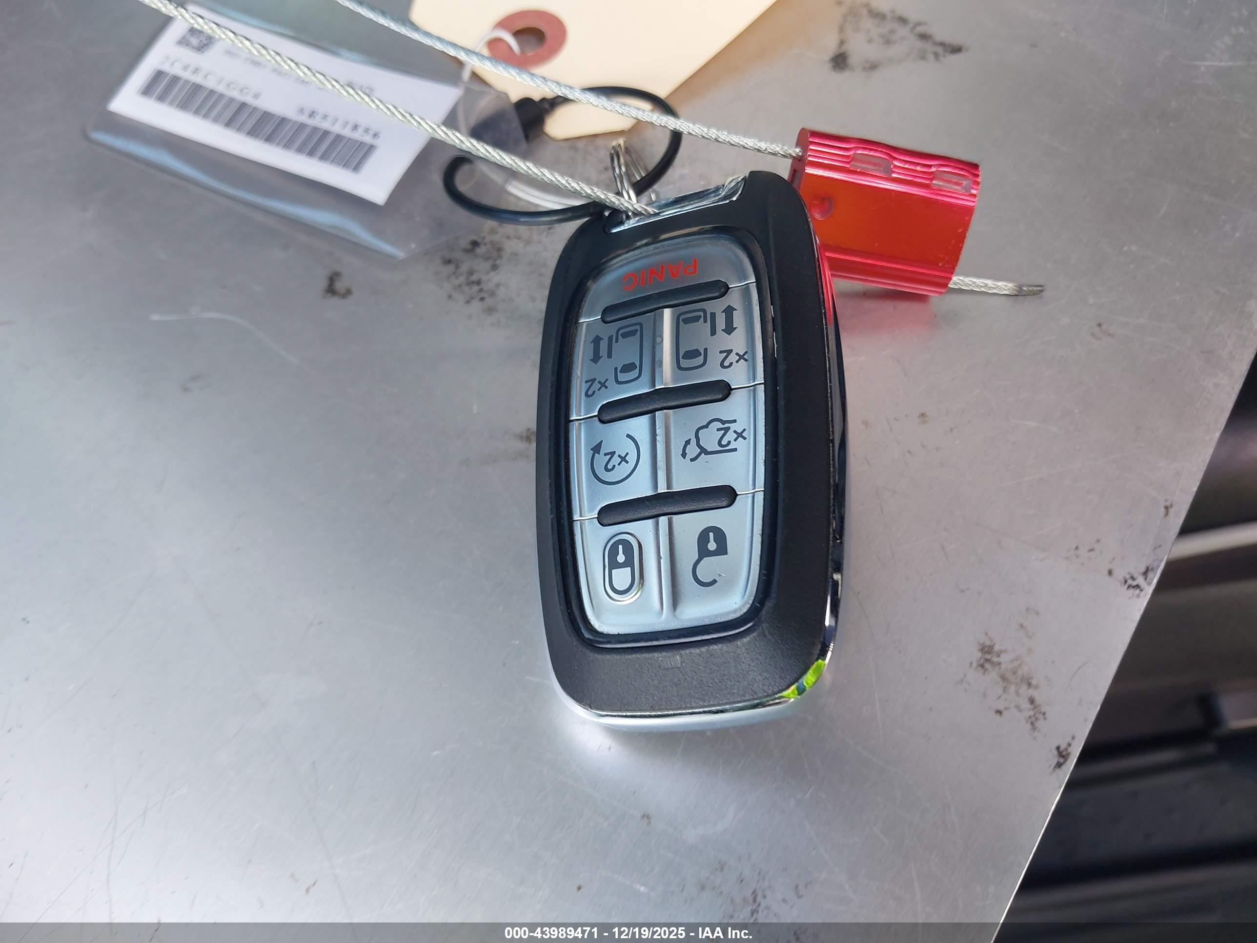 CHRYSLER PACIFICA image 11