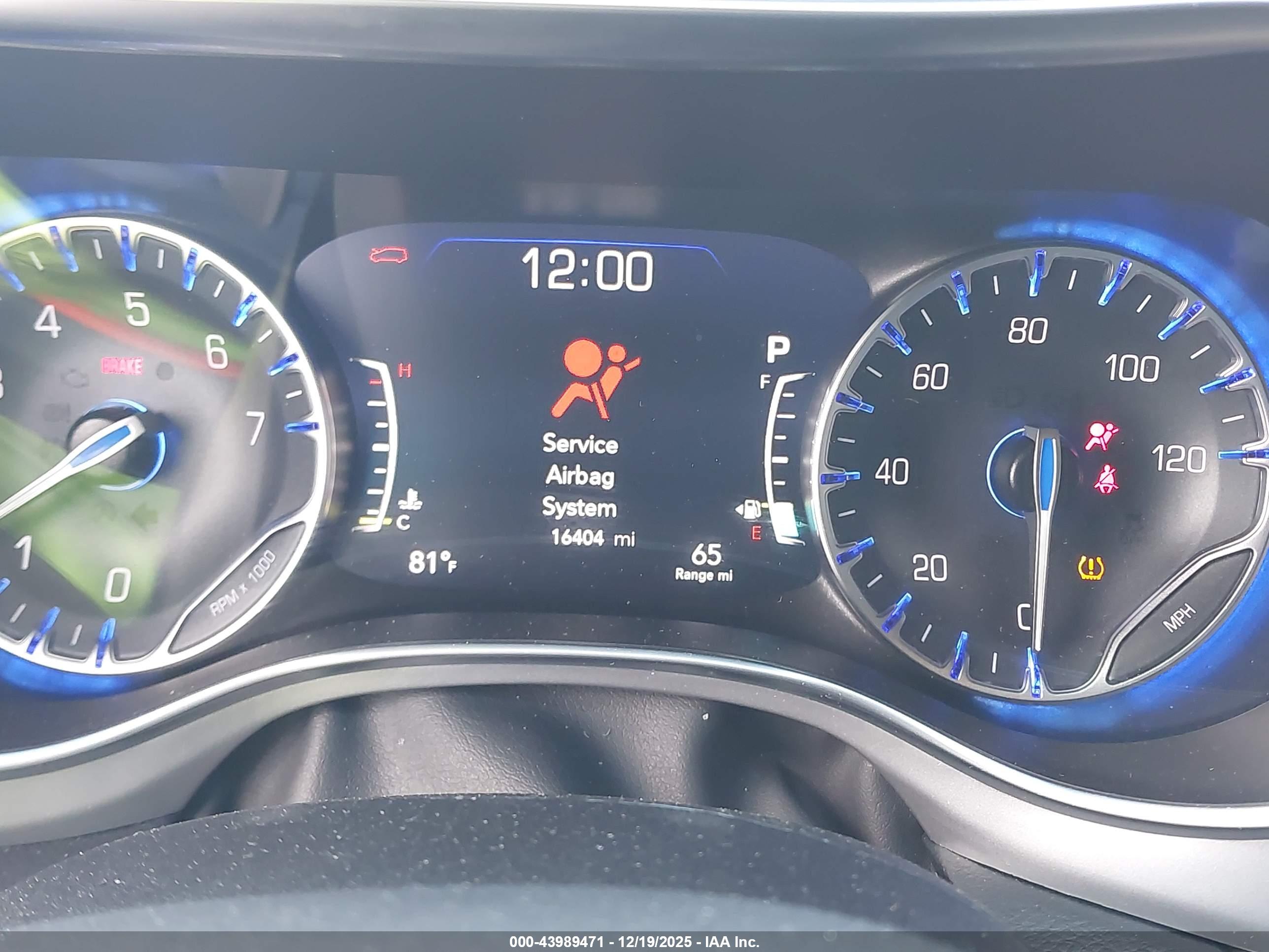 CHRYSLER PACIFICA image 7