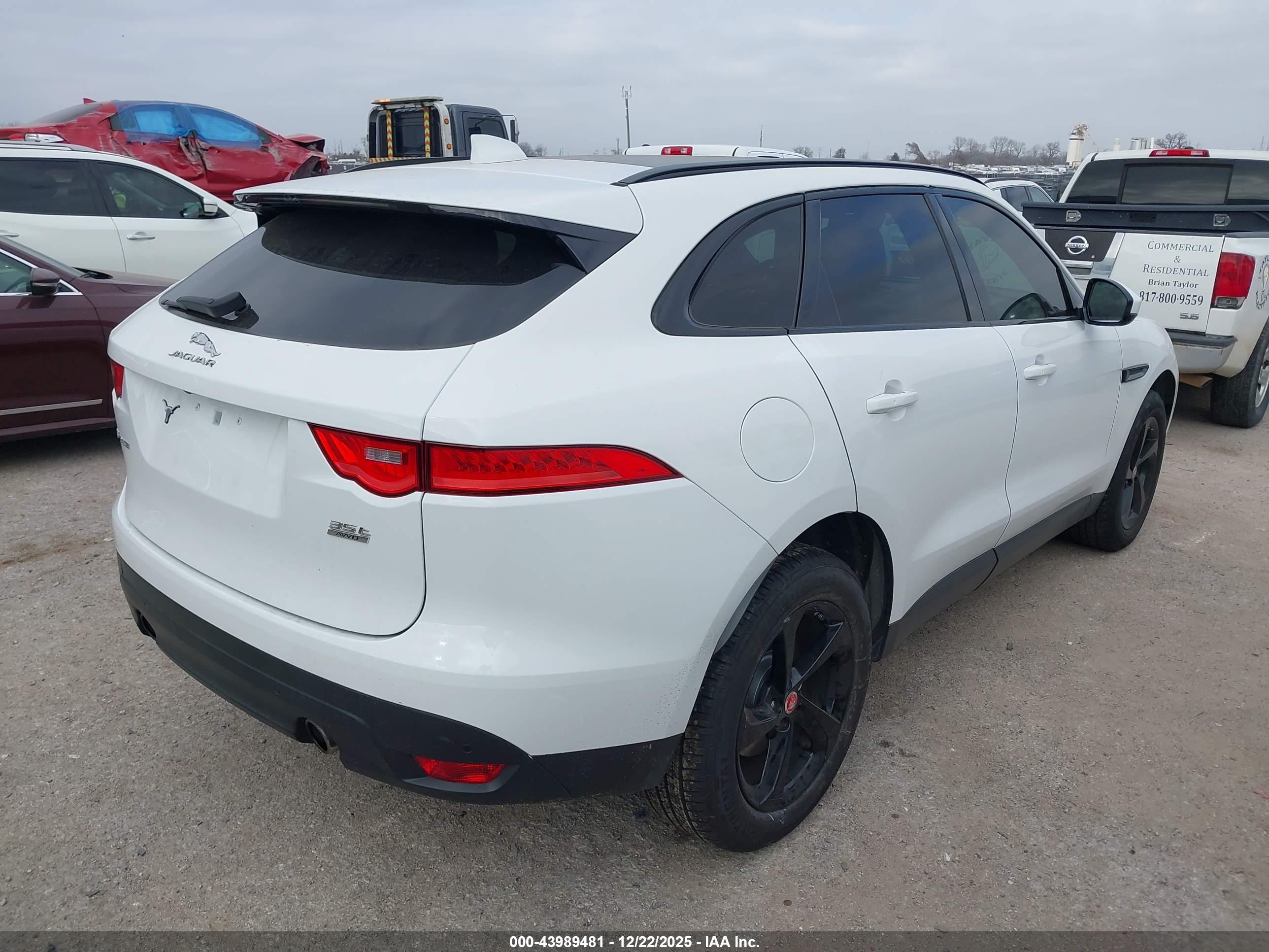 JAGUAR F-PACE image 4