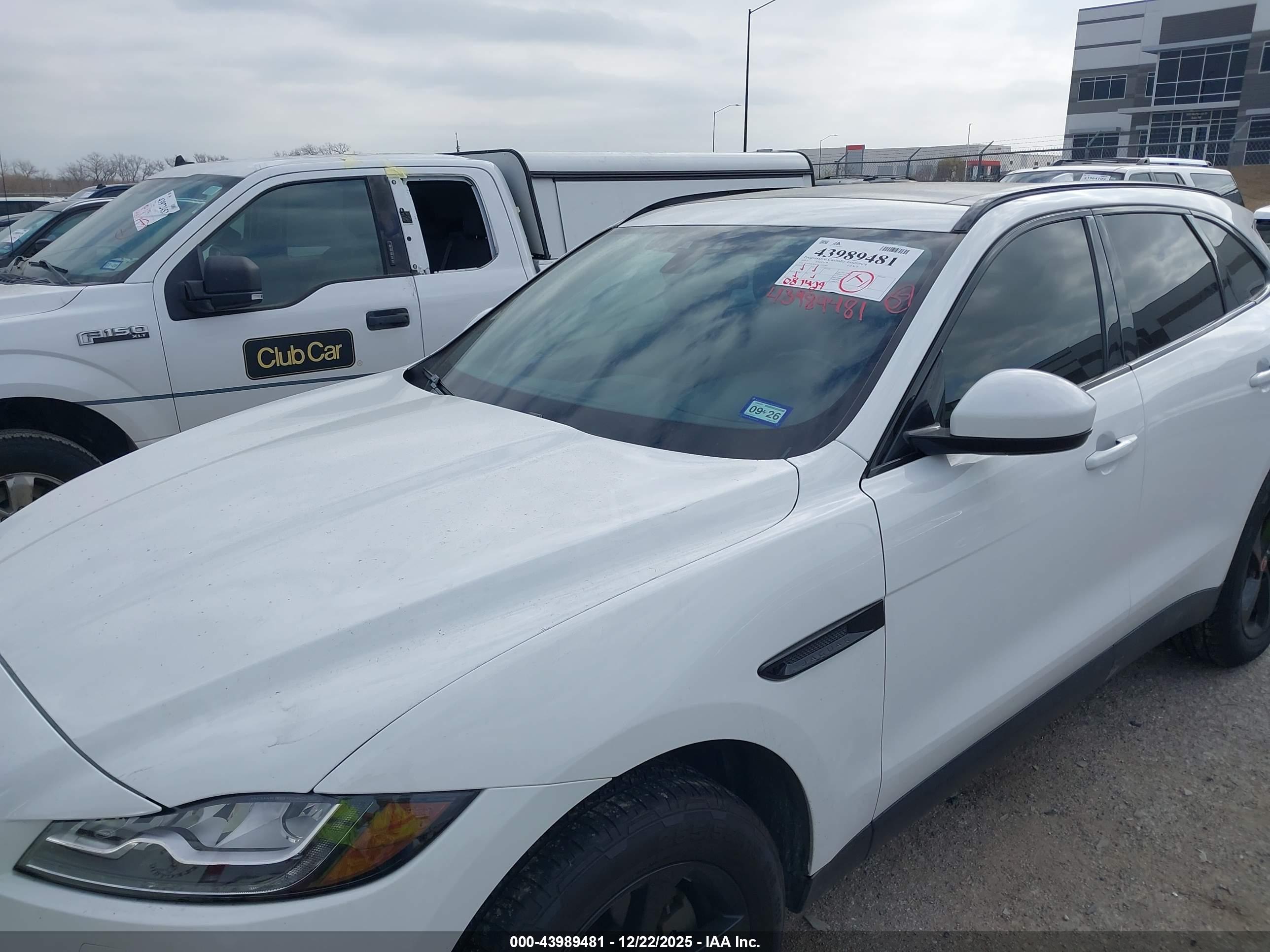 JAGUAR F-PACE image 6