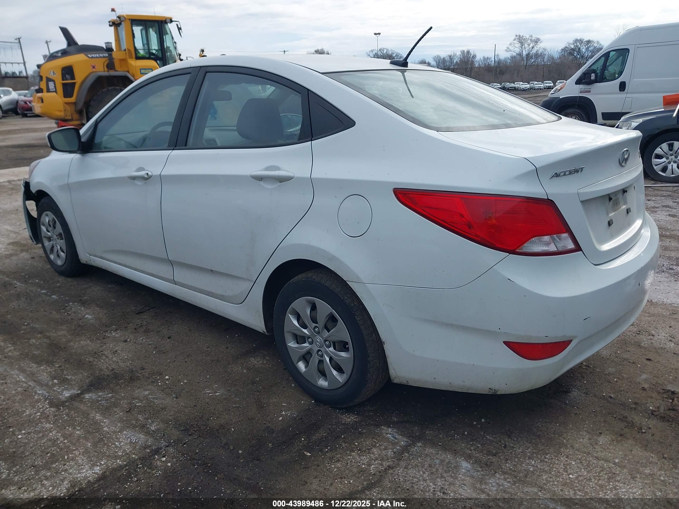 HYUNDAI ACCENT image 3