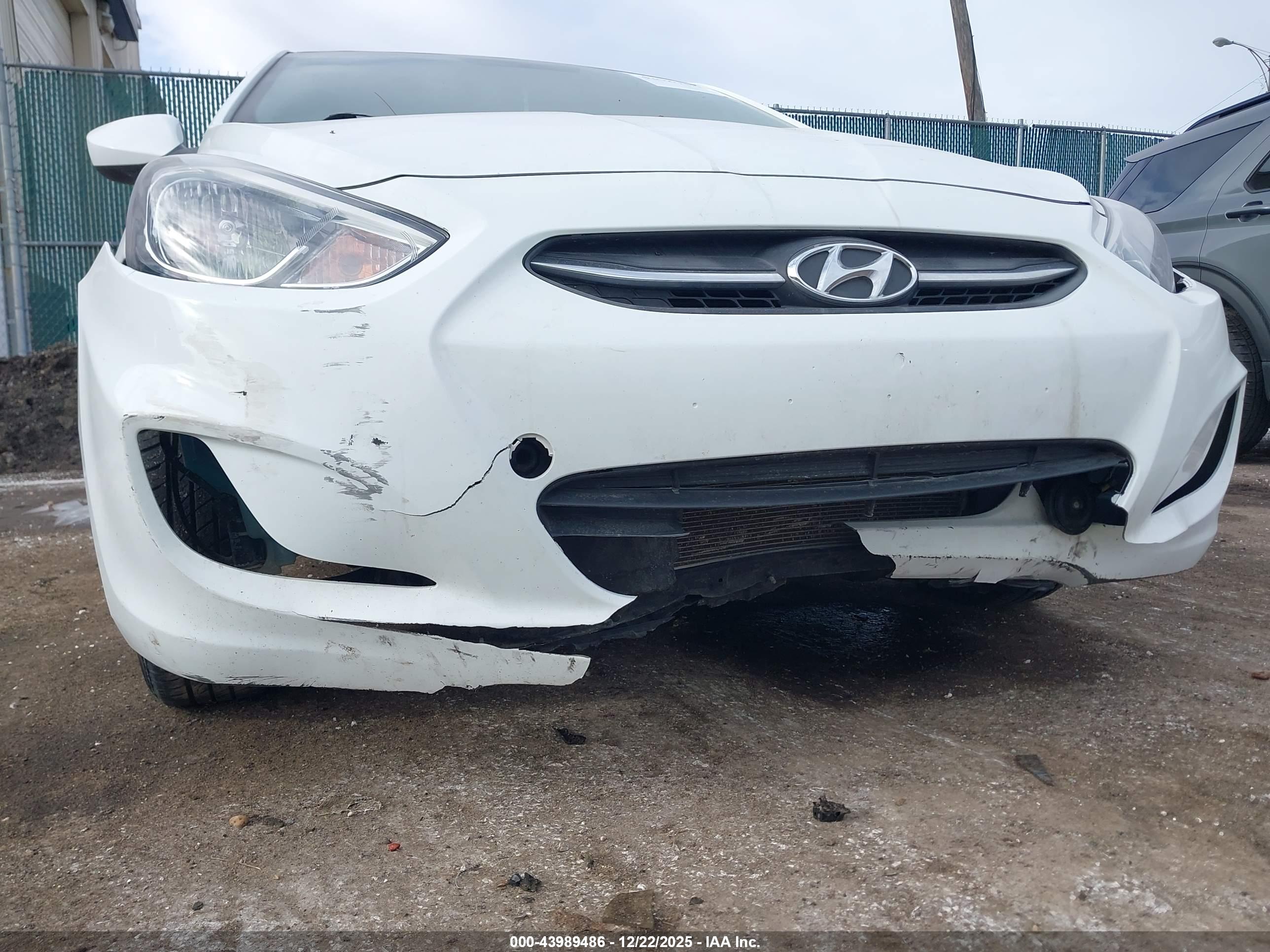 HYUNDAI ACCENT image 6