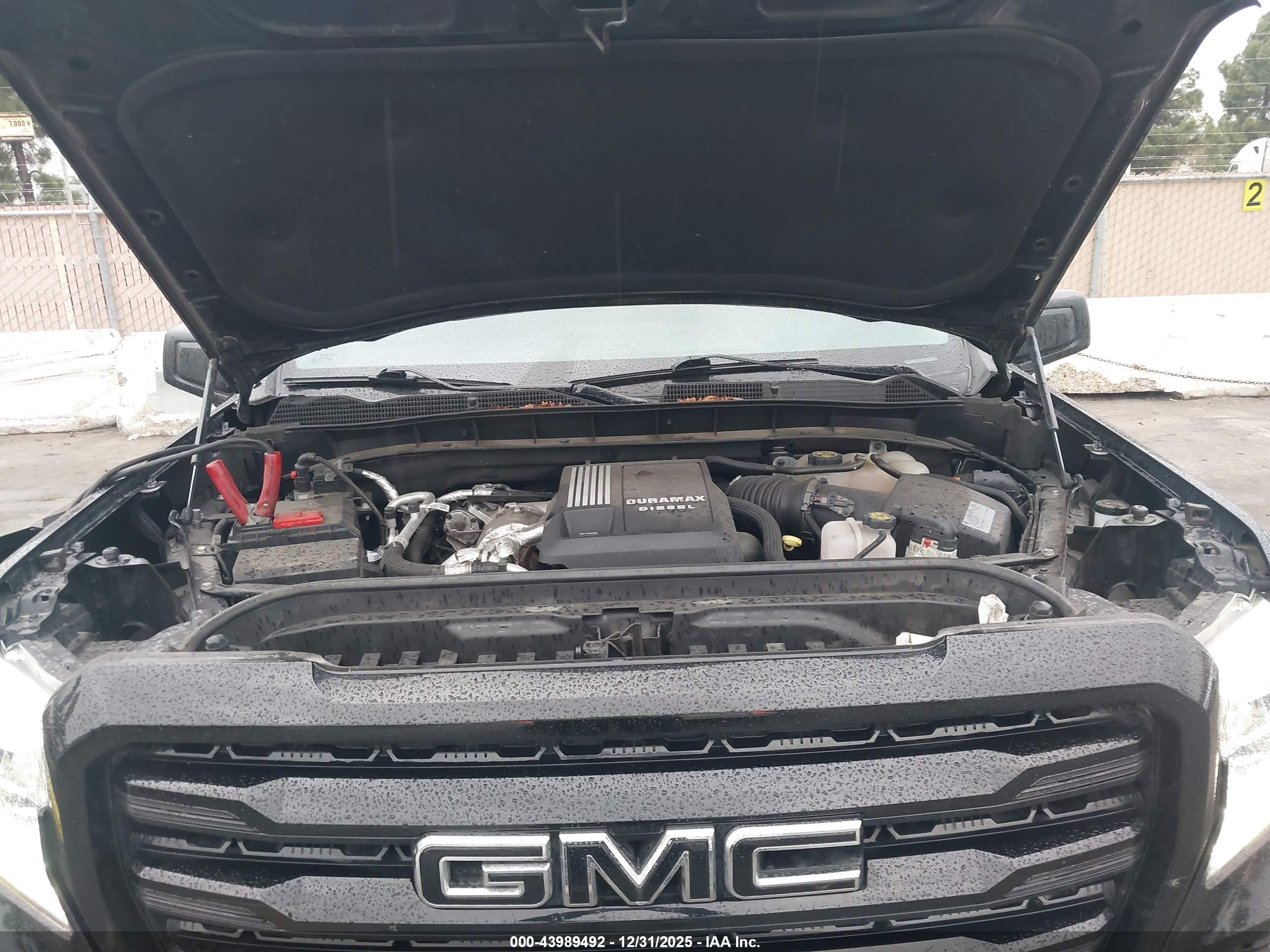 GMC SIERRA image 10