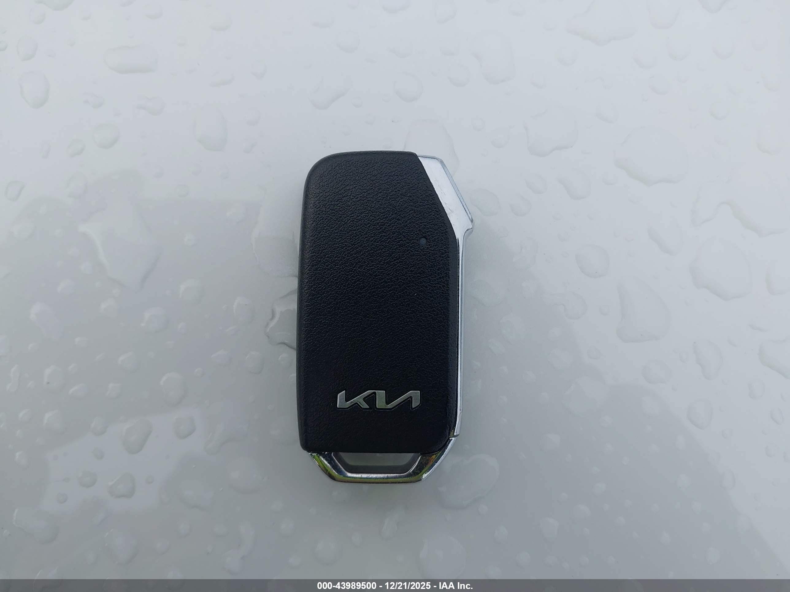 KIA NIRO image 11