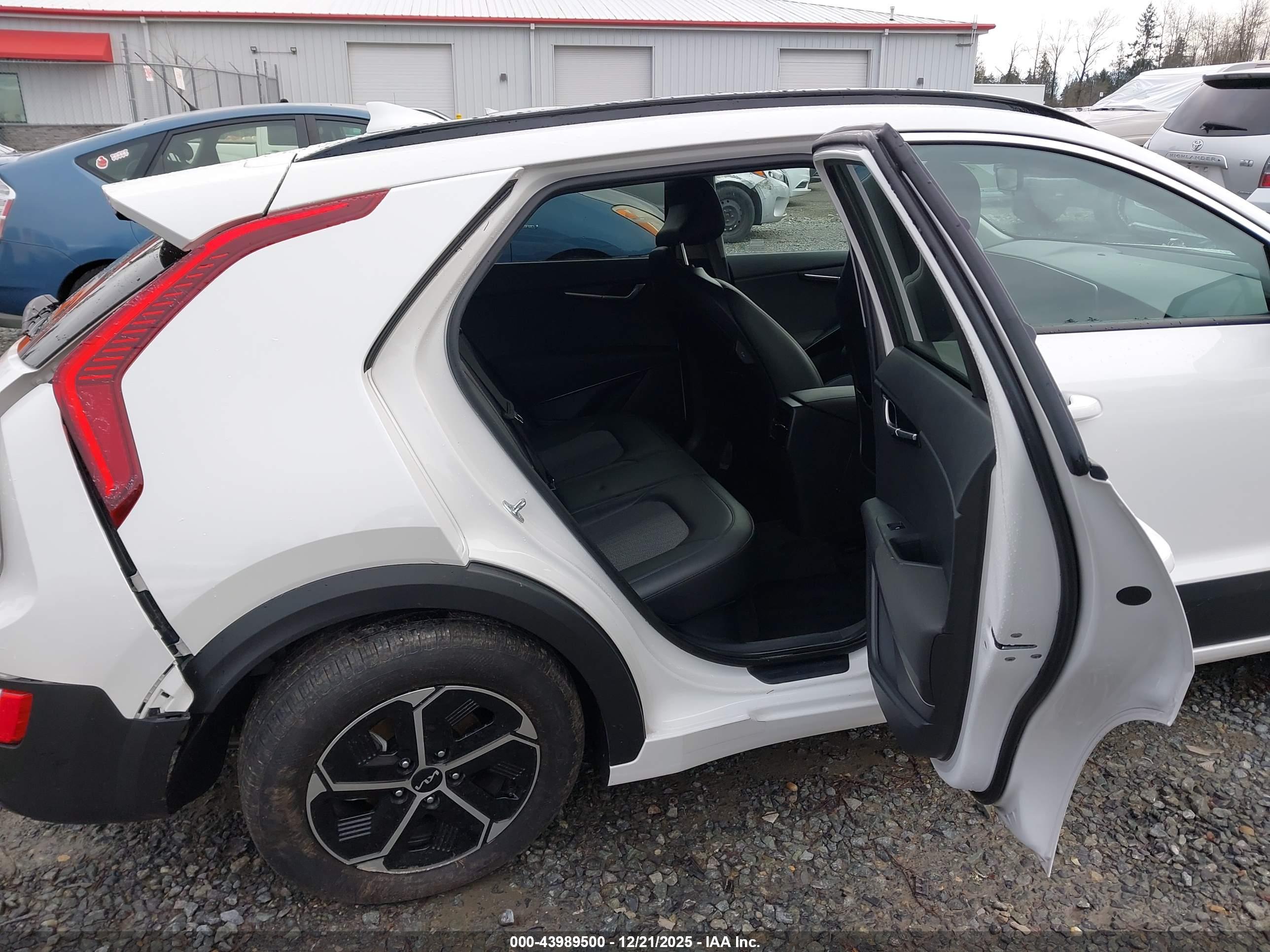 KIA NIRO image 8