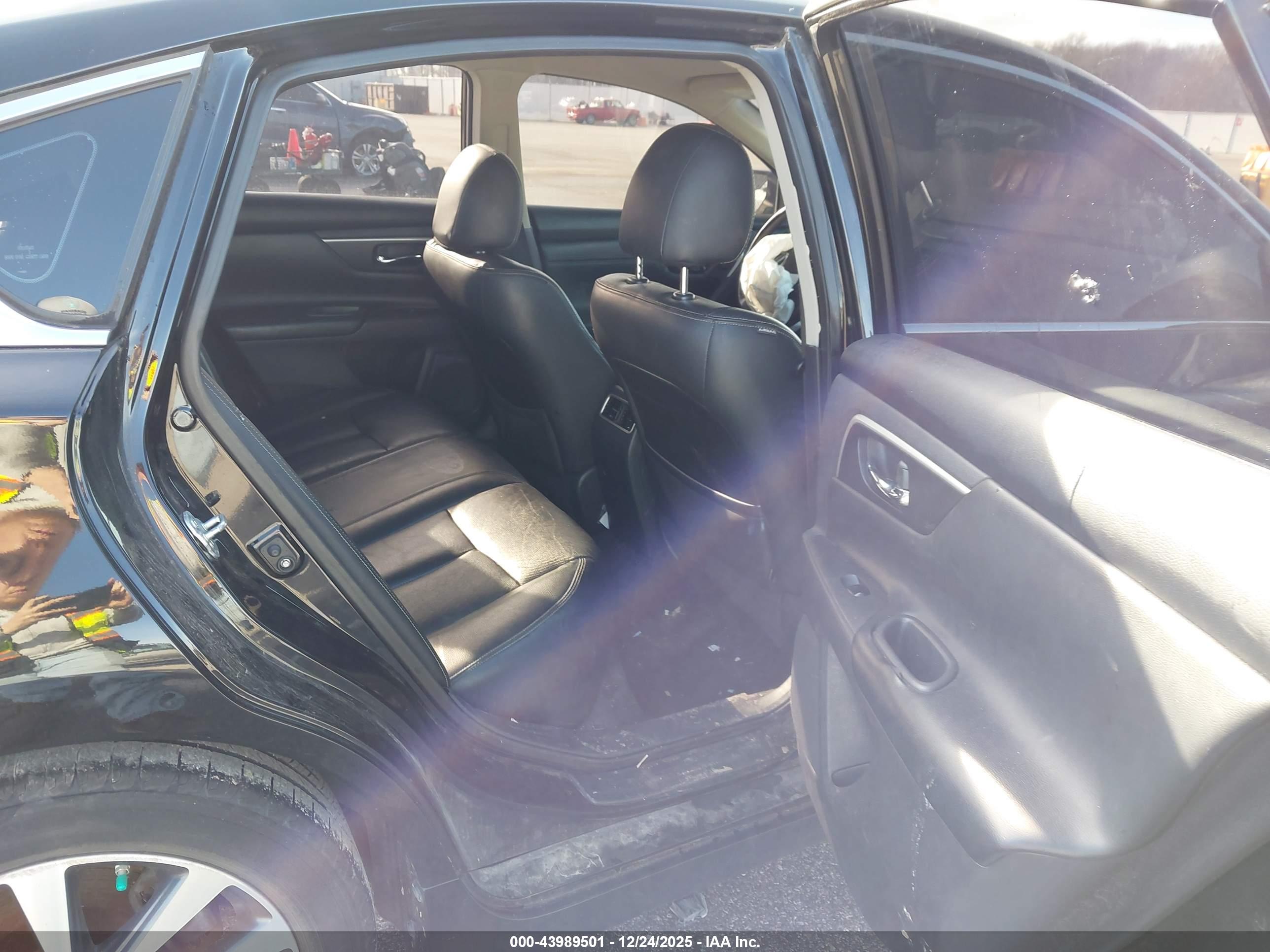 NISSAN ALTIMA image 8