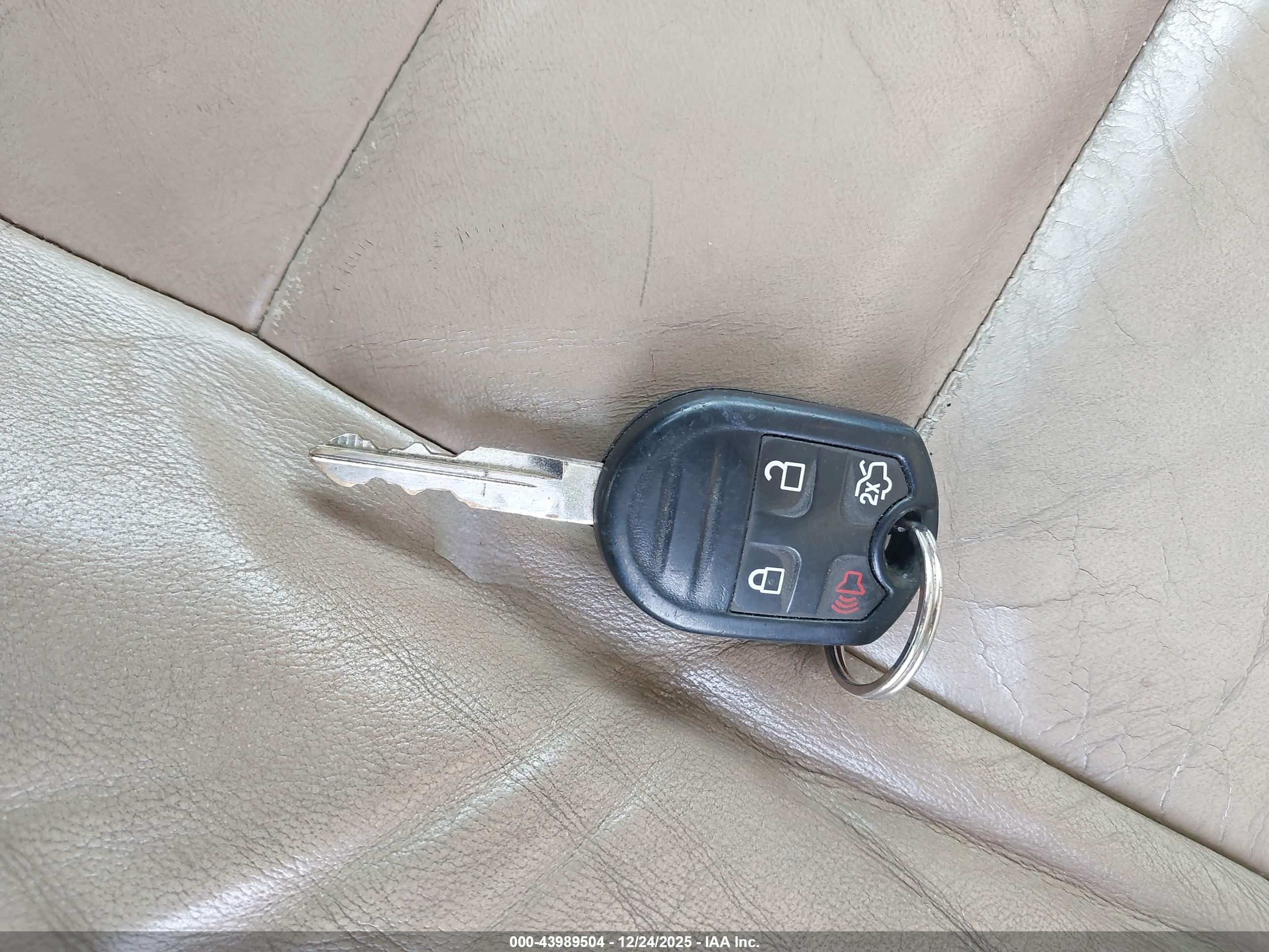 FORD ESCAPE image 11