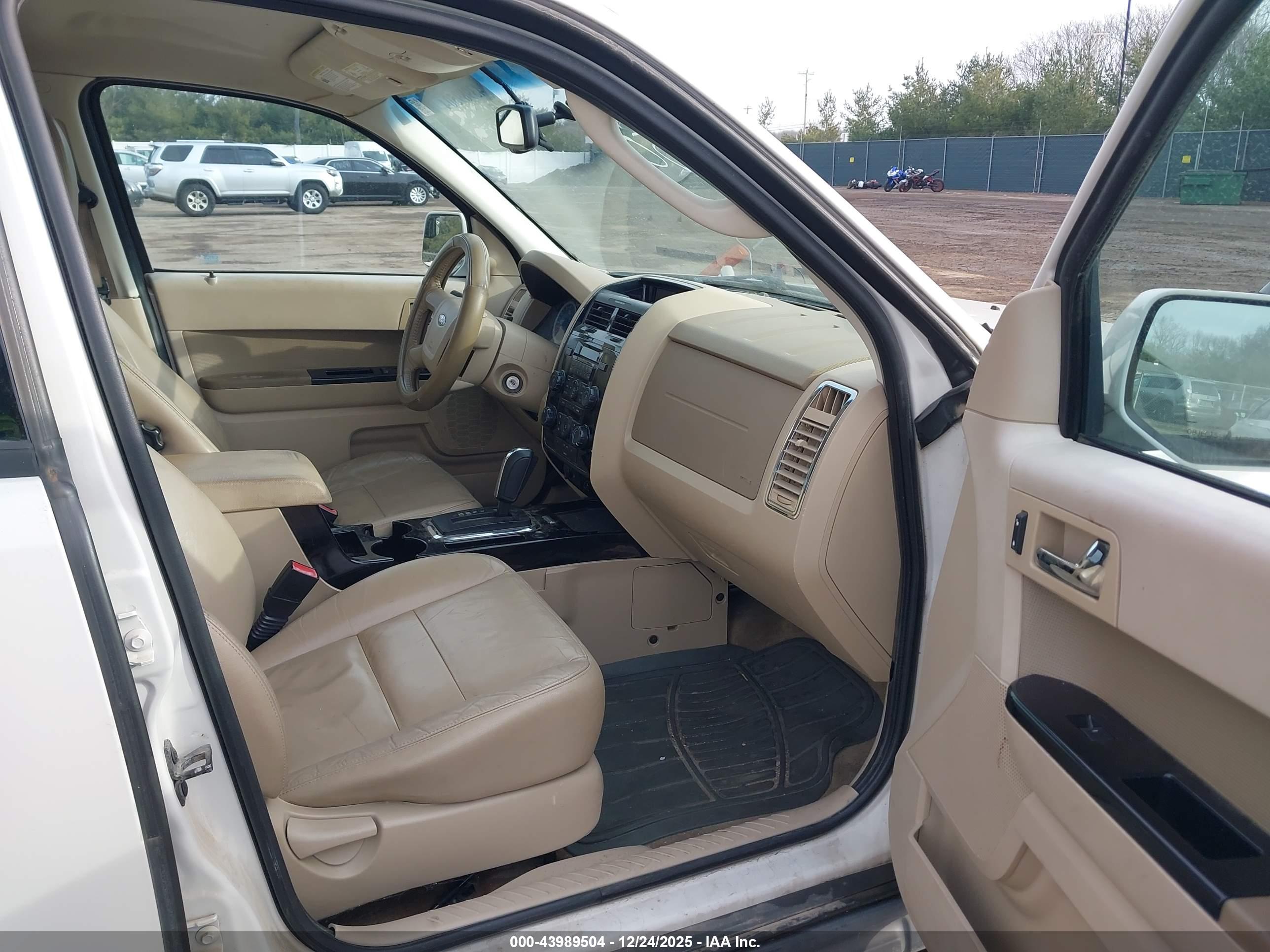FORD ESCAPE image 5