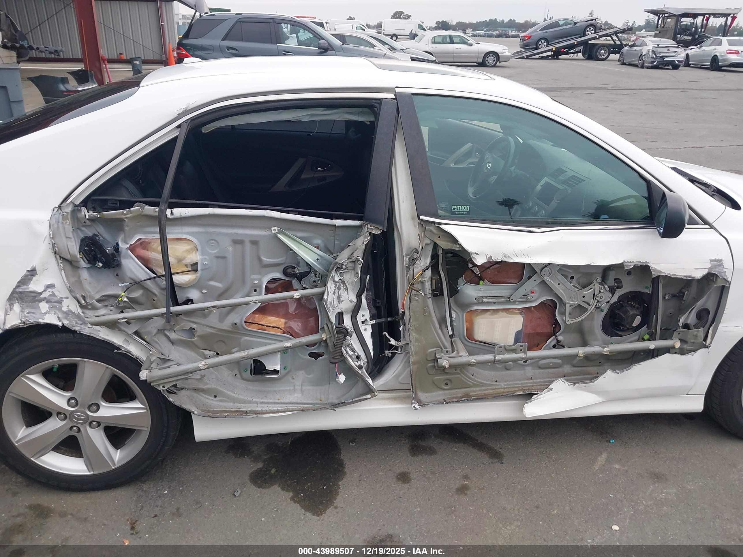 TOYOTA CAMRY image 6