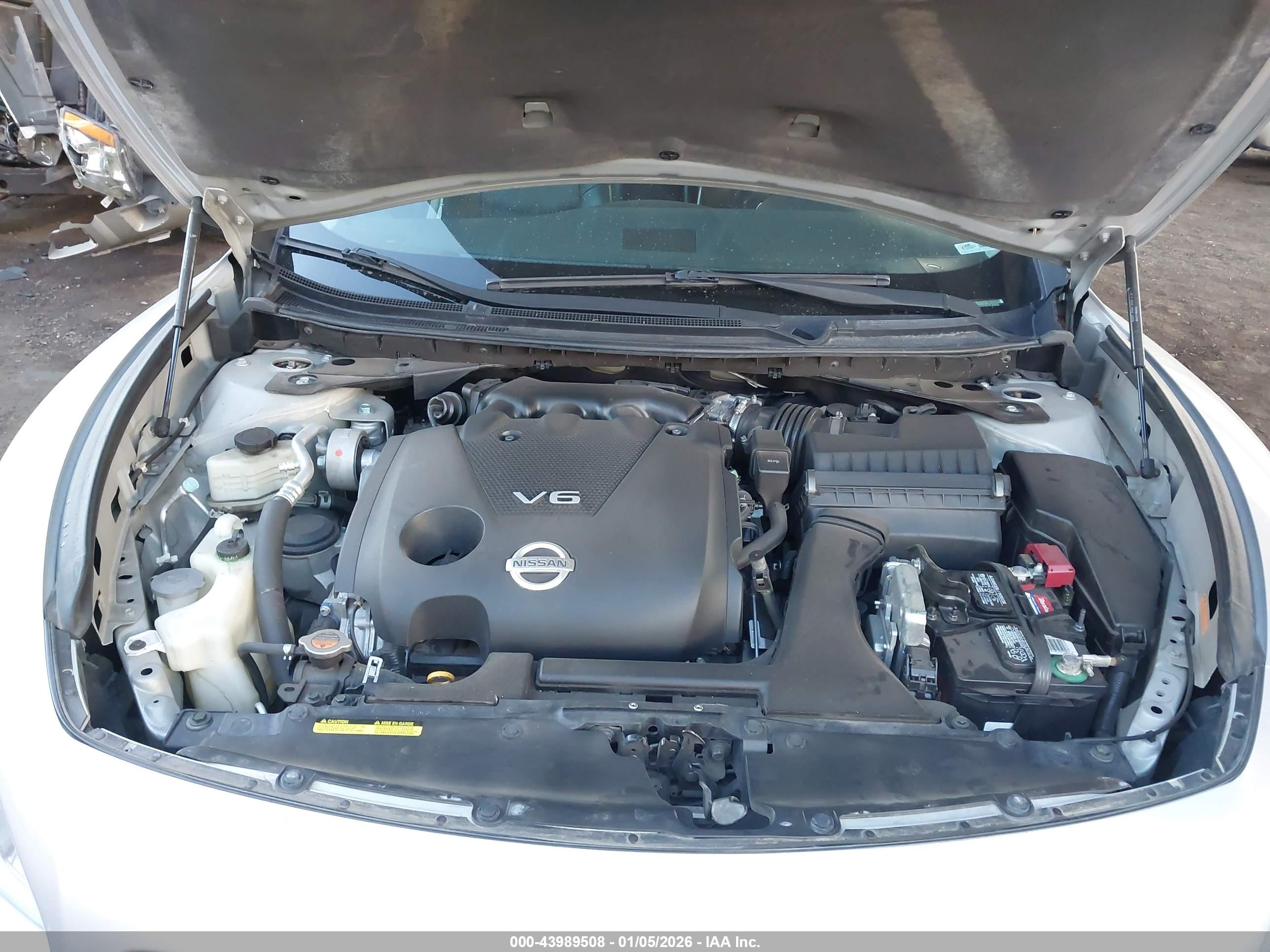 NISSAN MAXIMA image 10