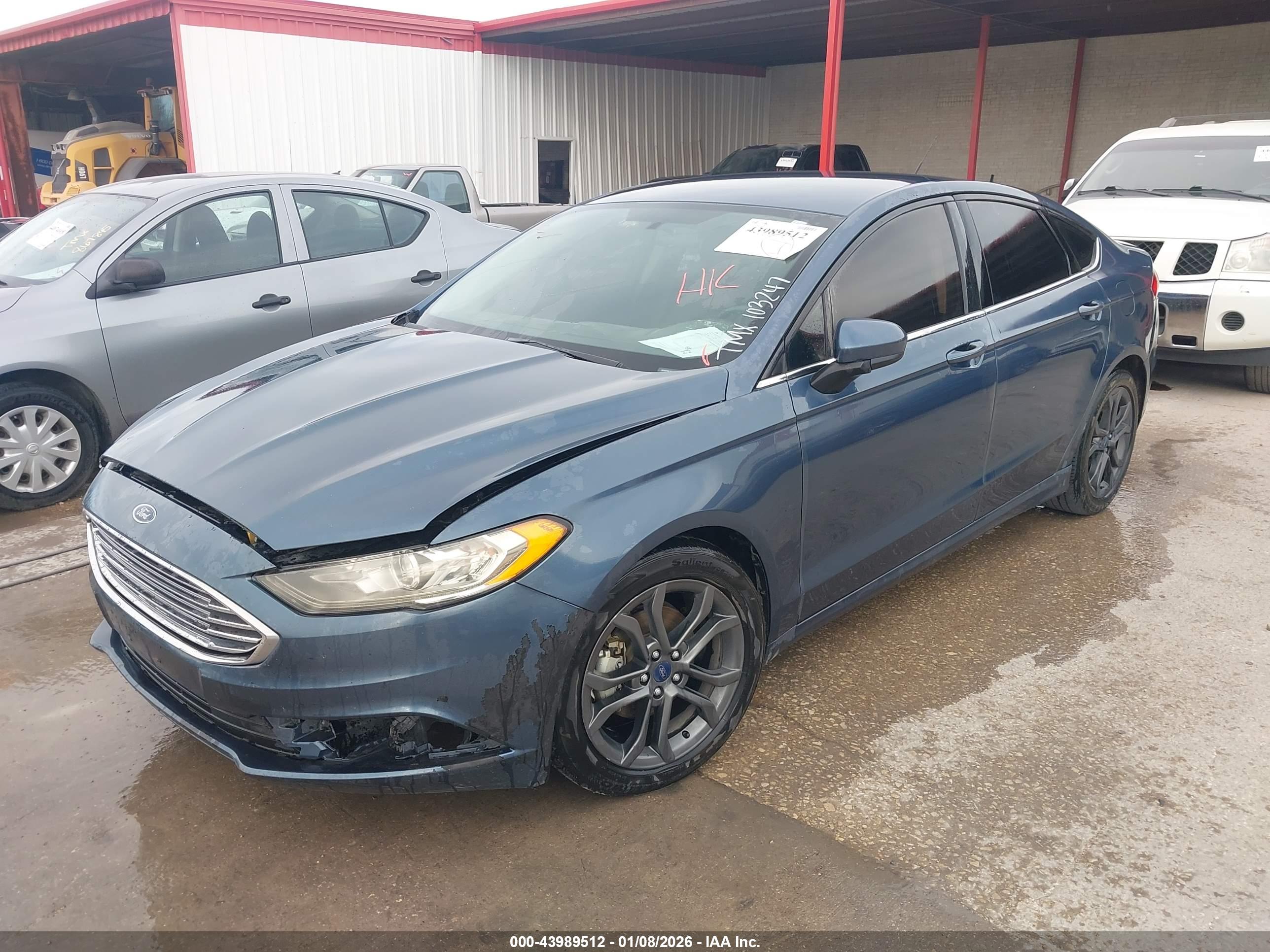 FORD FUSION image 2